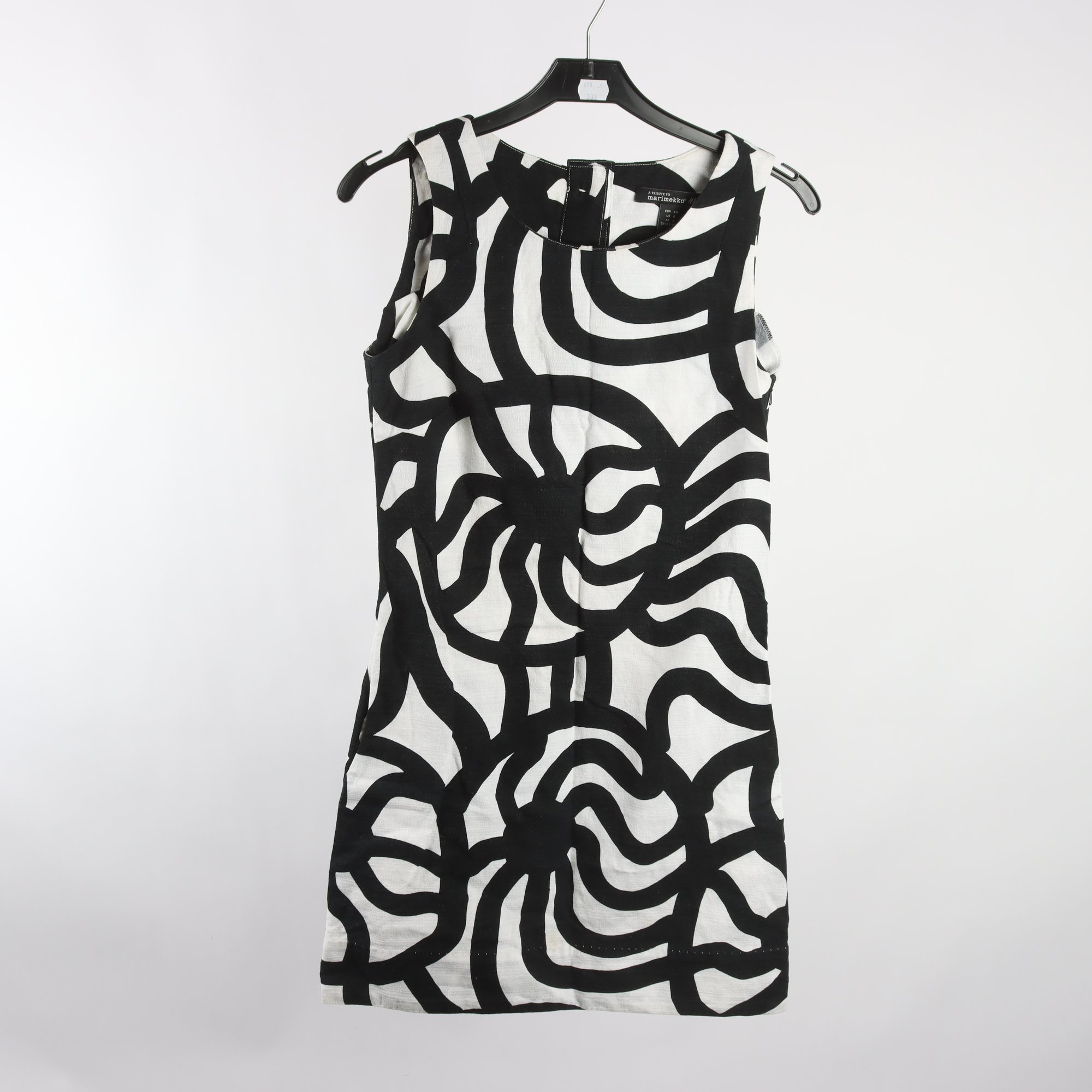 Klänning, Marimekko x H&M, vit, svart, stl. 34.