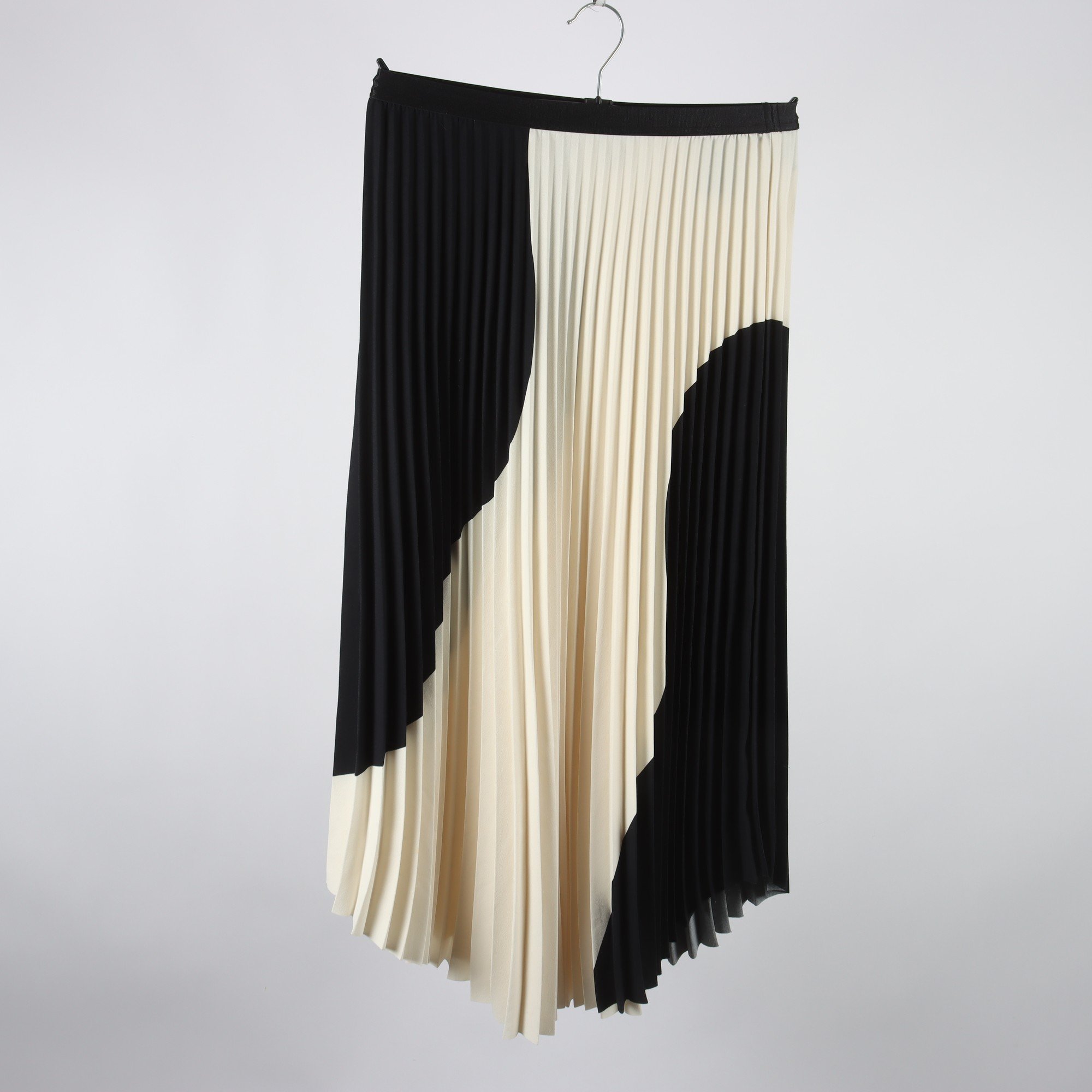 Kjol, H&M, vit, svart, stl. 38.