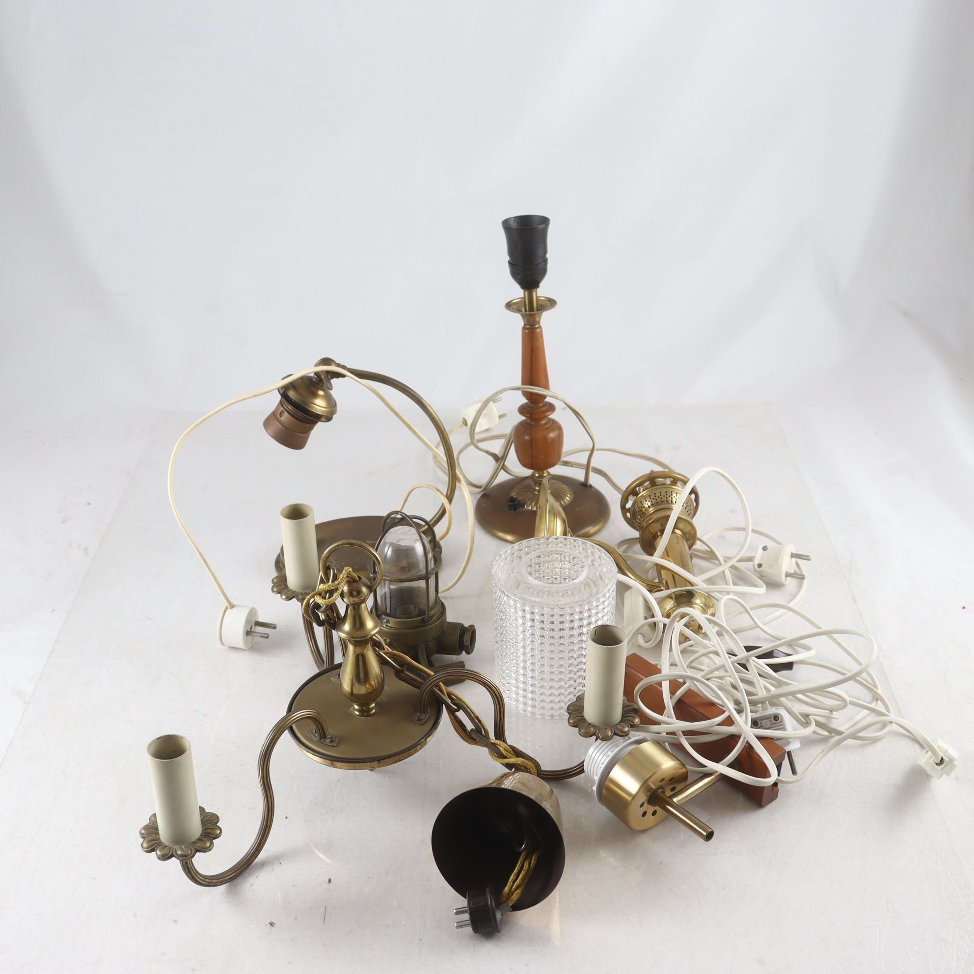 Mässingsarmaturer, 6st. Defekta repobjekt, reservdelar. Samfraktas ej.