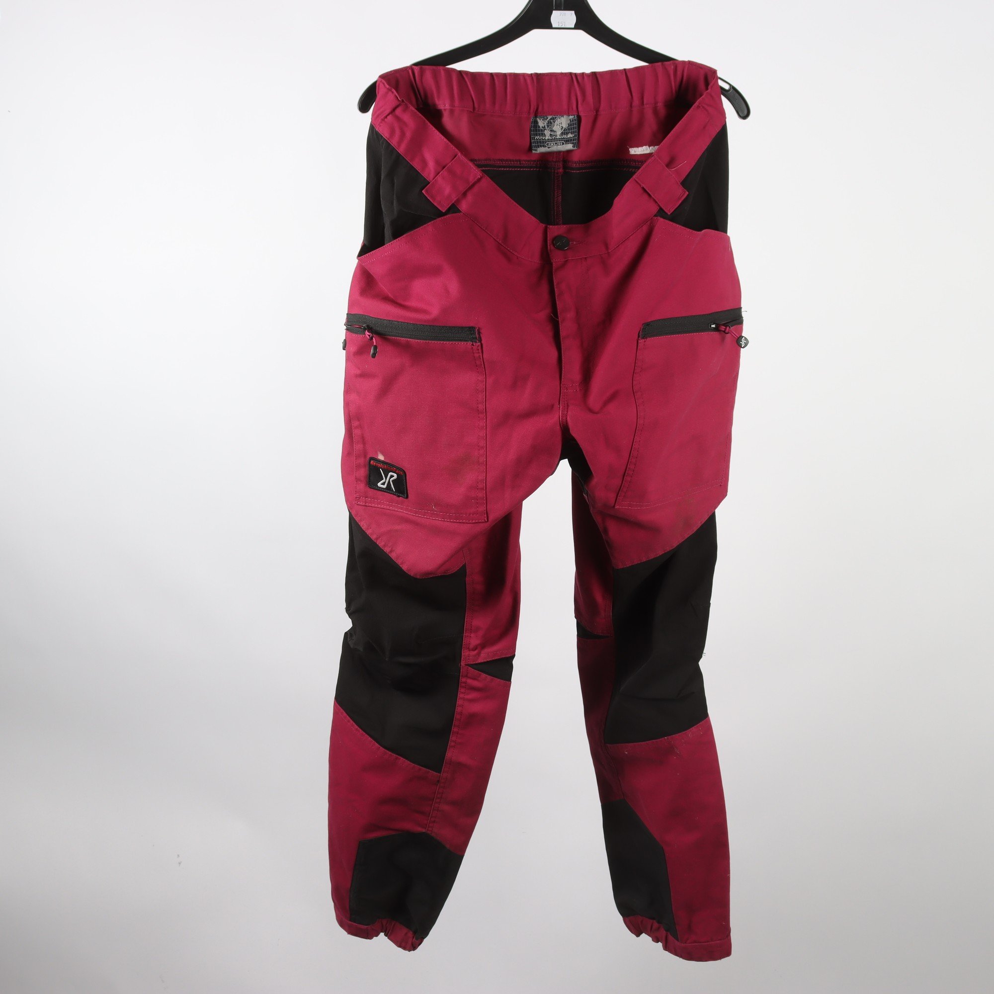 Friluftsbyxor, Revelutions Race, vinröd, stl. 44.