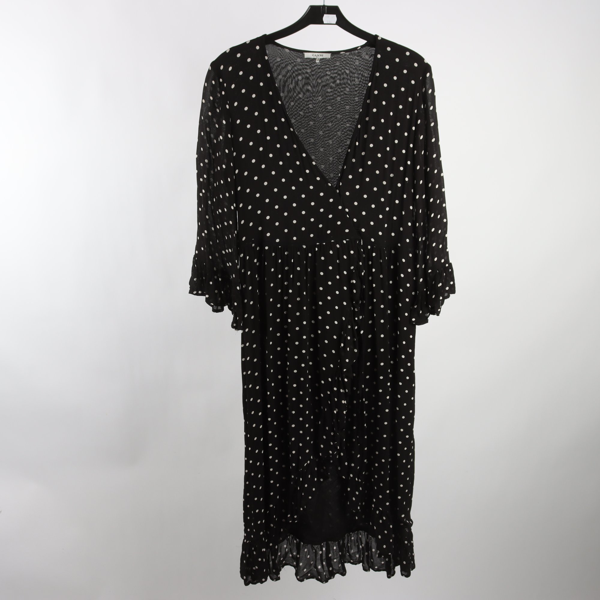 Klänning, Ganni, vit, svart, prickig, stl. 36.