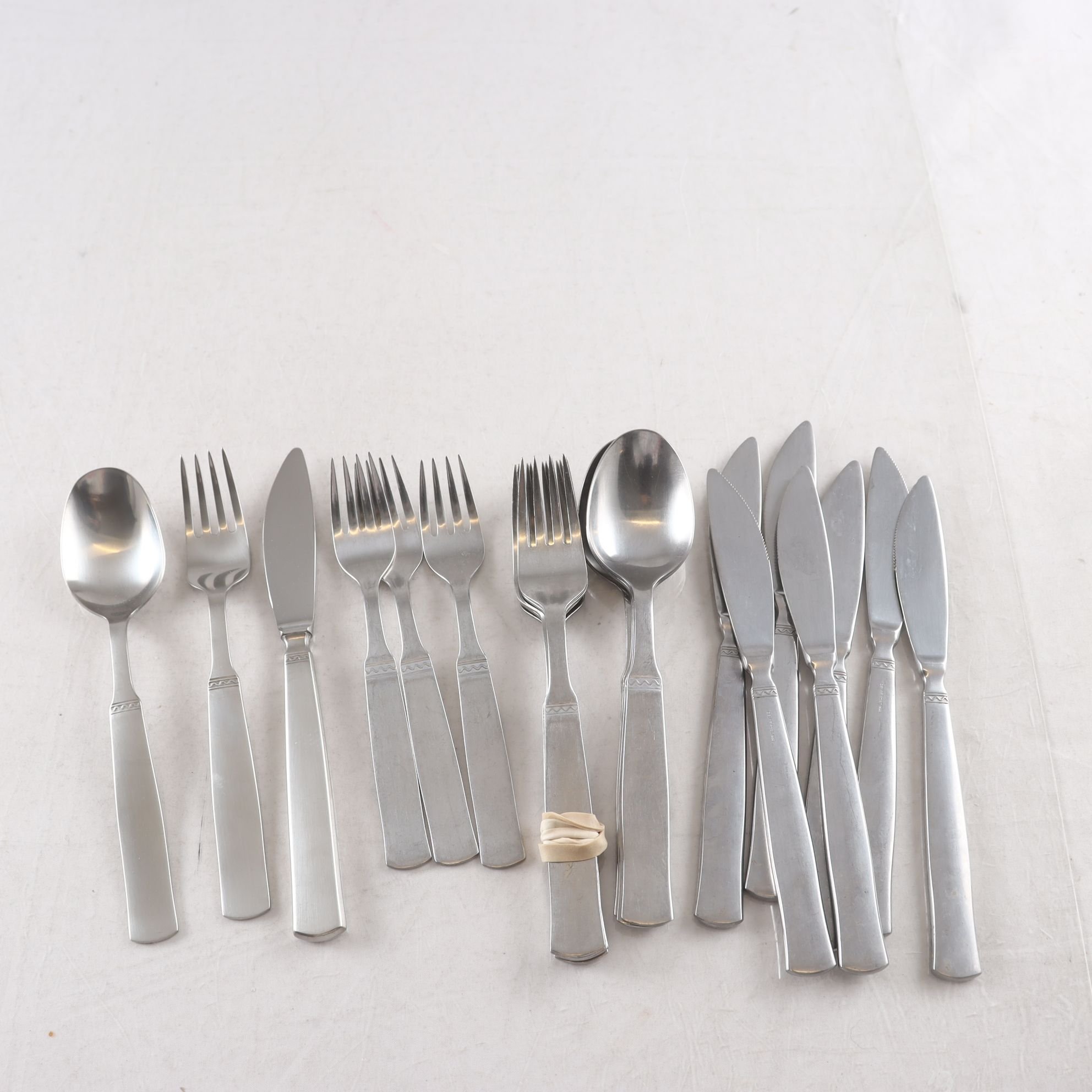 Bestick, Gense, Ranka