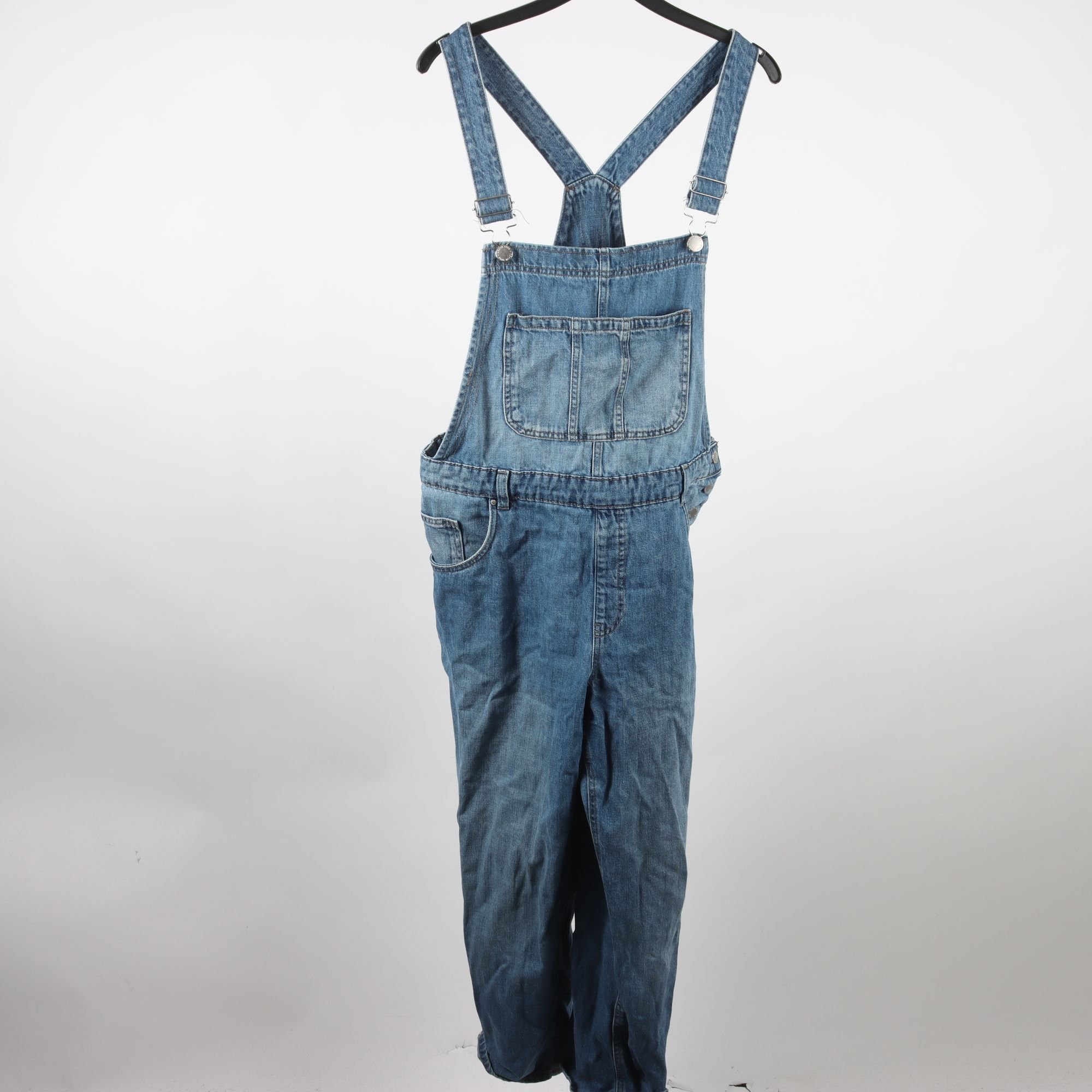 Hängselbyxor, KappAhl, blå, jeans, stl. 44.