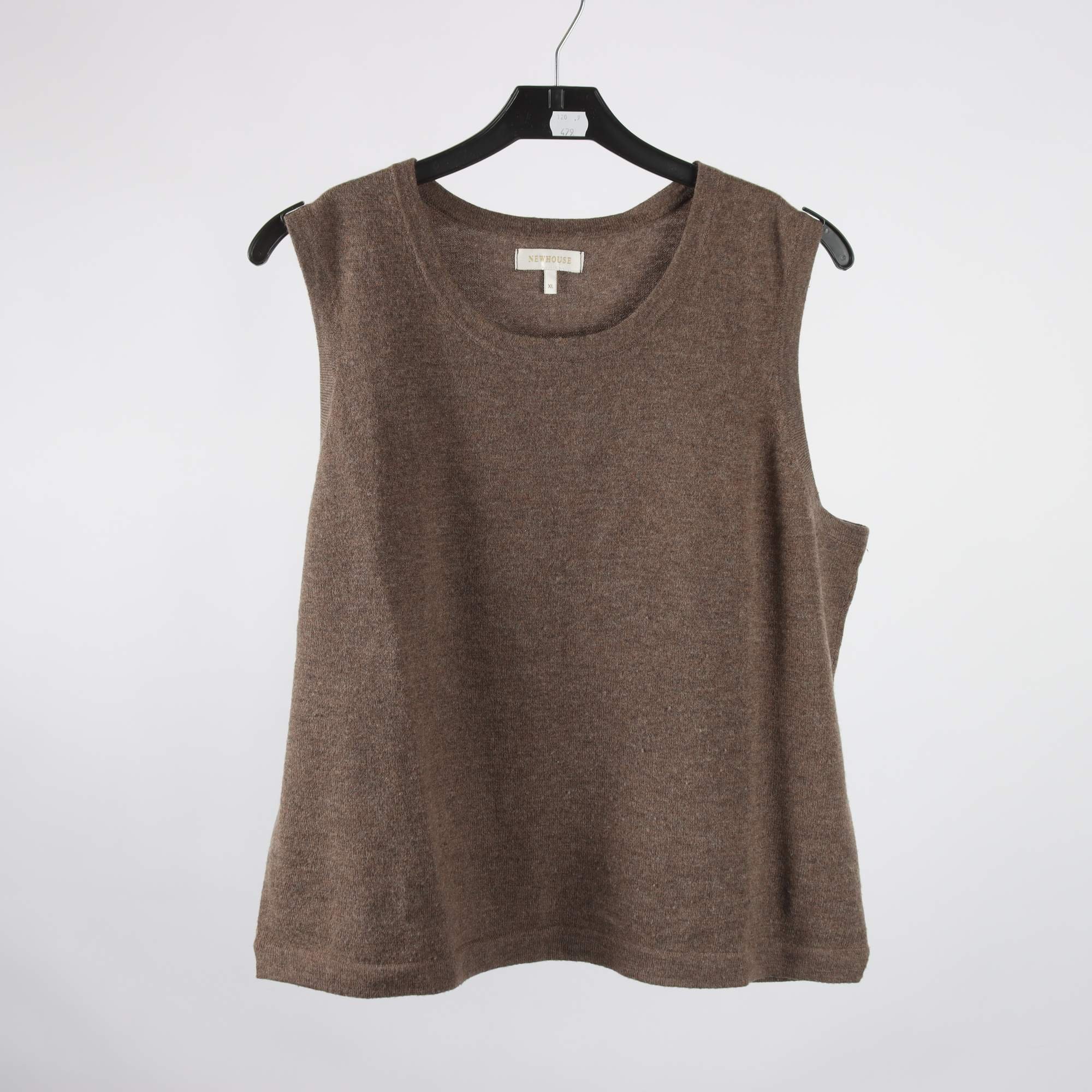 Väst, Newhouse, brun, 100% lammull, stl. XL.