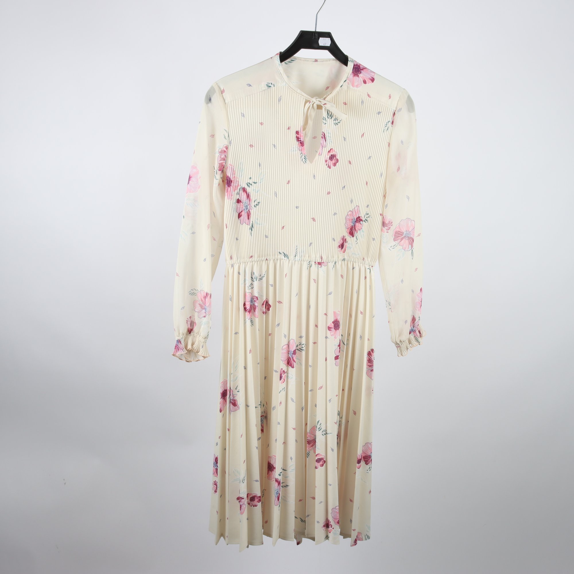 Klänning, Okänd, ljusbeige, blommig, stl. S/M