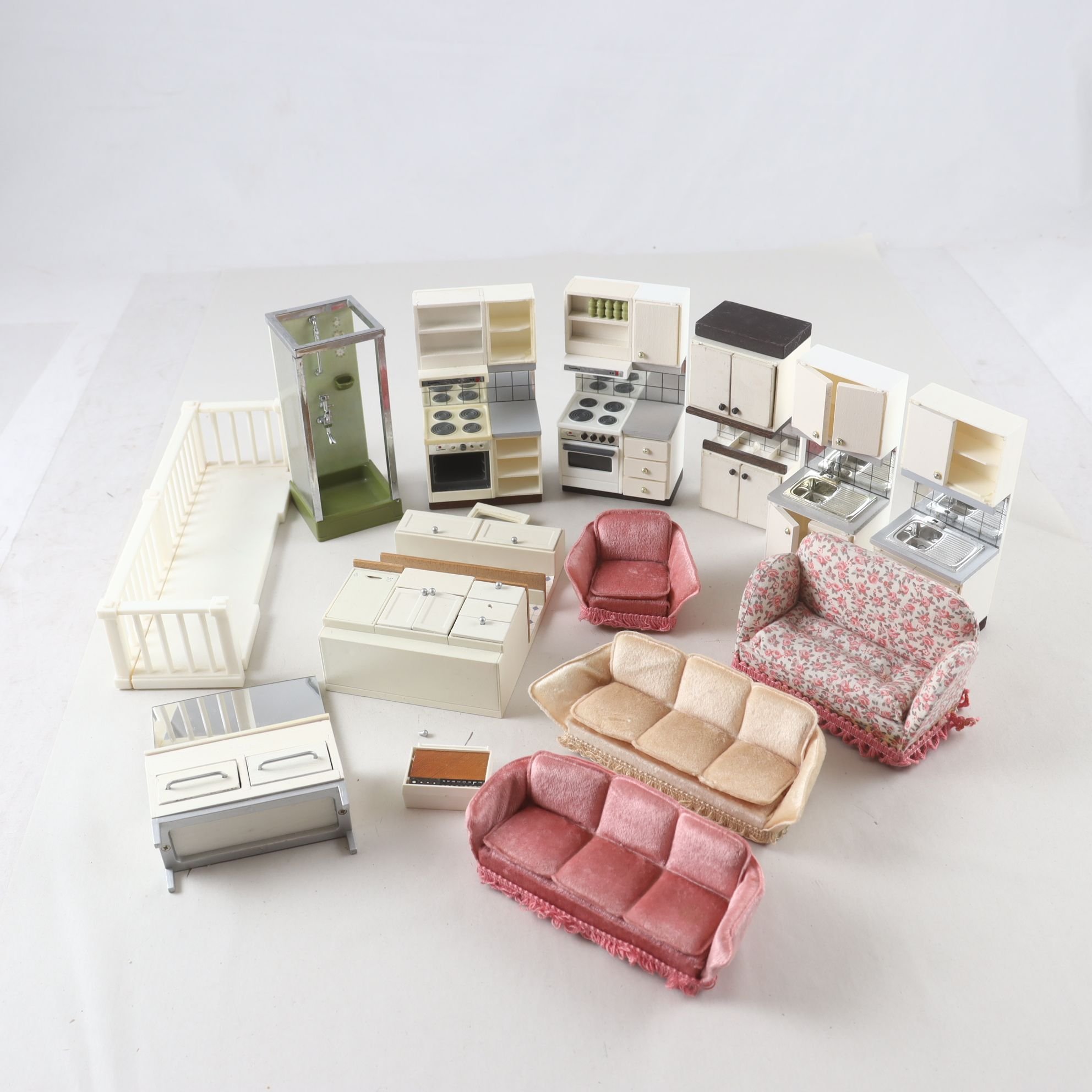 Dockskåpsmöbler, Lundby, blandat, retro. Endast avhämtning