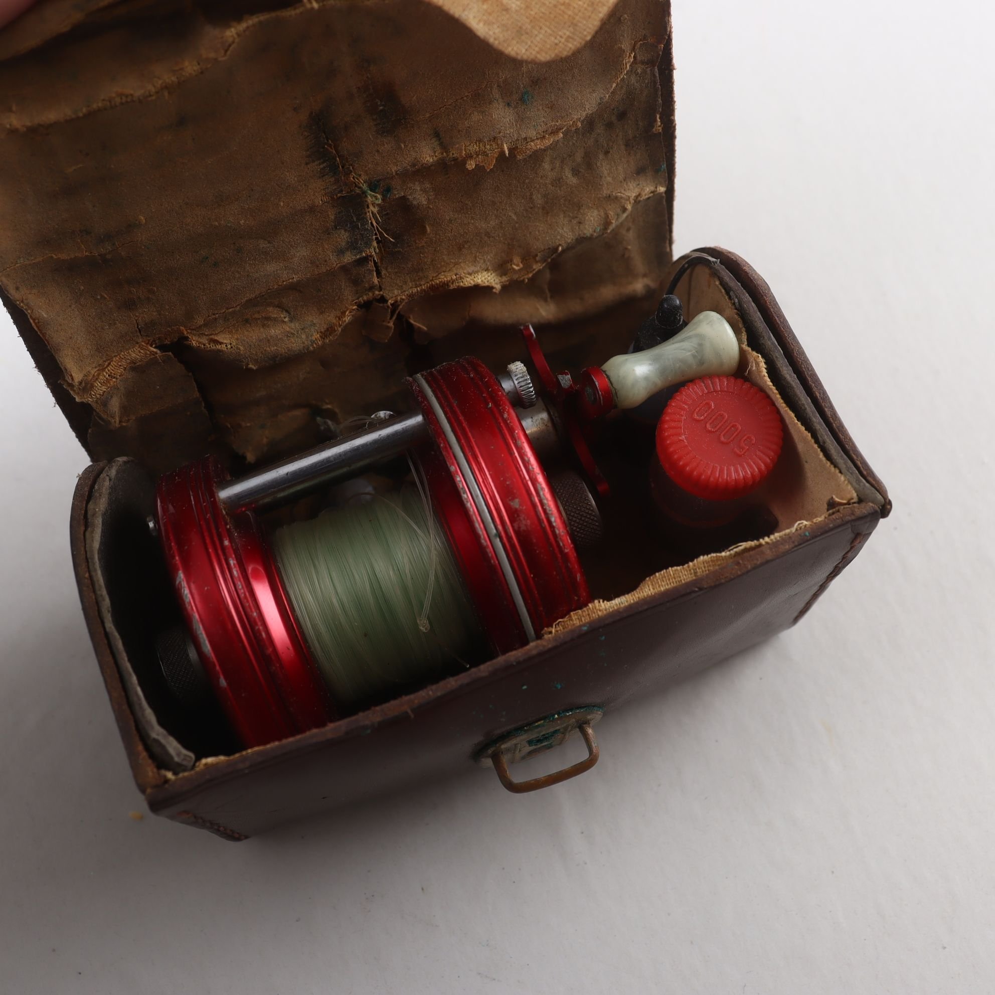 Fiskerulle, ABU-ambassadeur, 5000-record,med etui och tillbehör.