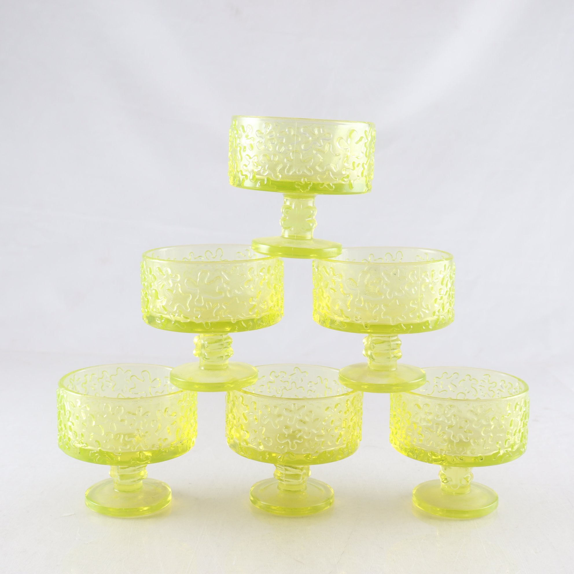 Dessertskålar, ”Jesperi”, Erkki Tapio Siiroinen, Riihimäen Lasi. Samfraktas ej