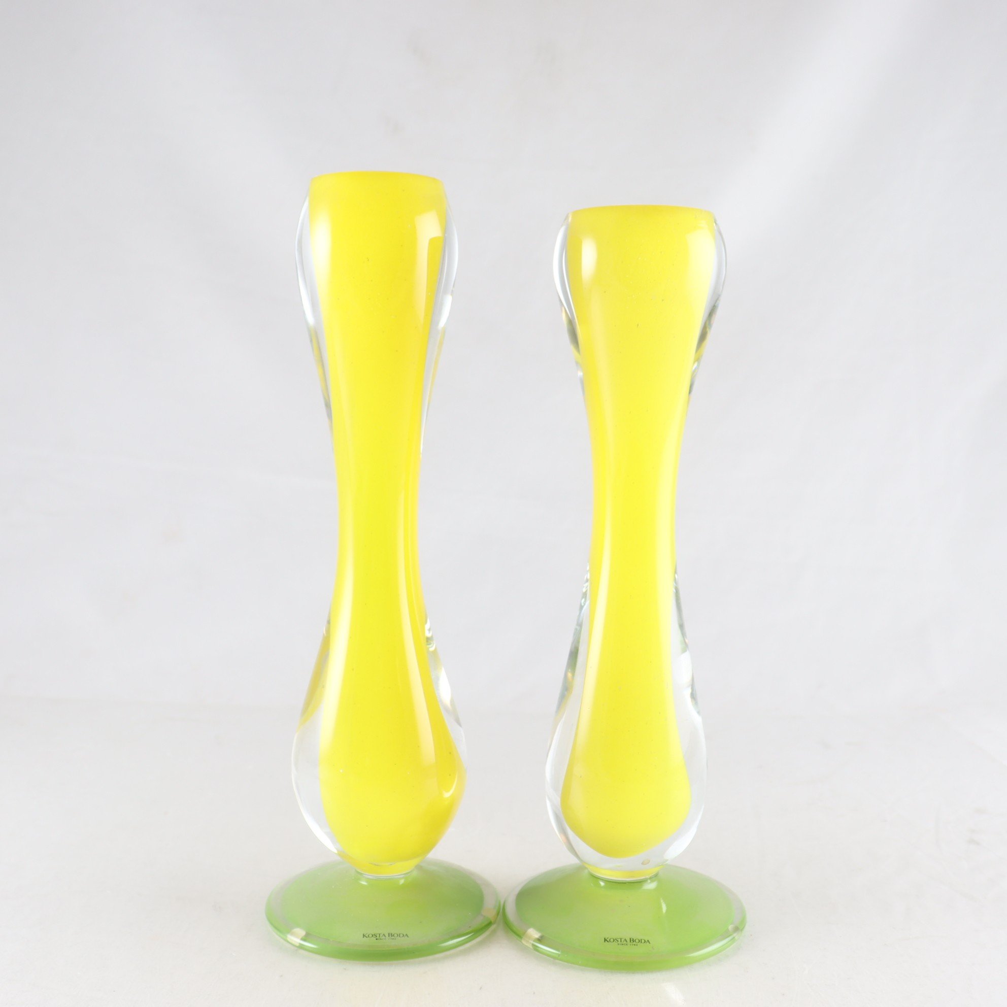 Paret ljusstakar, glas, Gunnel Sahlin, Kosta Boda. Samfraktas ej.