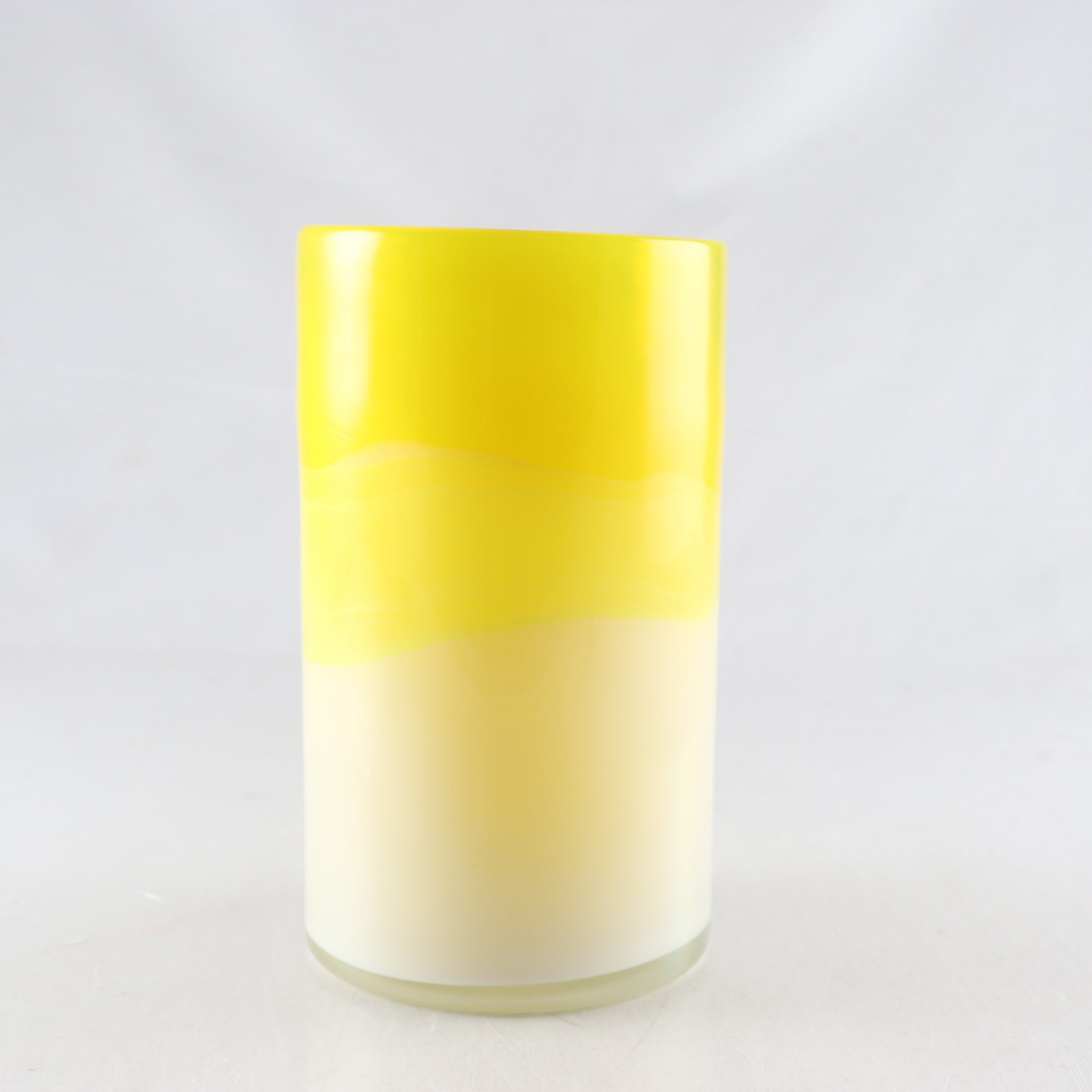 Vas, gul, Pols Potten. Samfraktas ej.