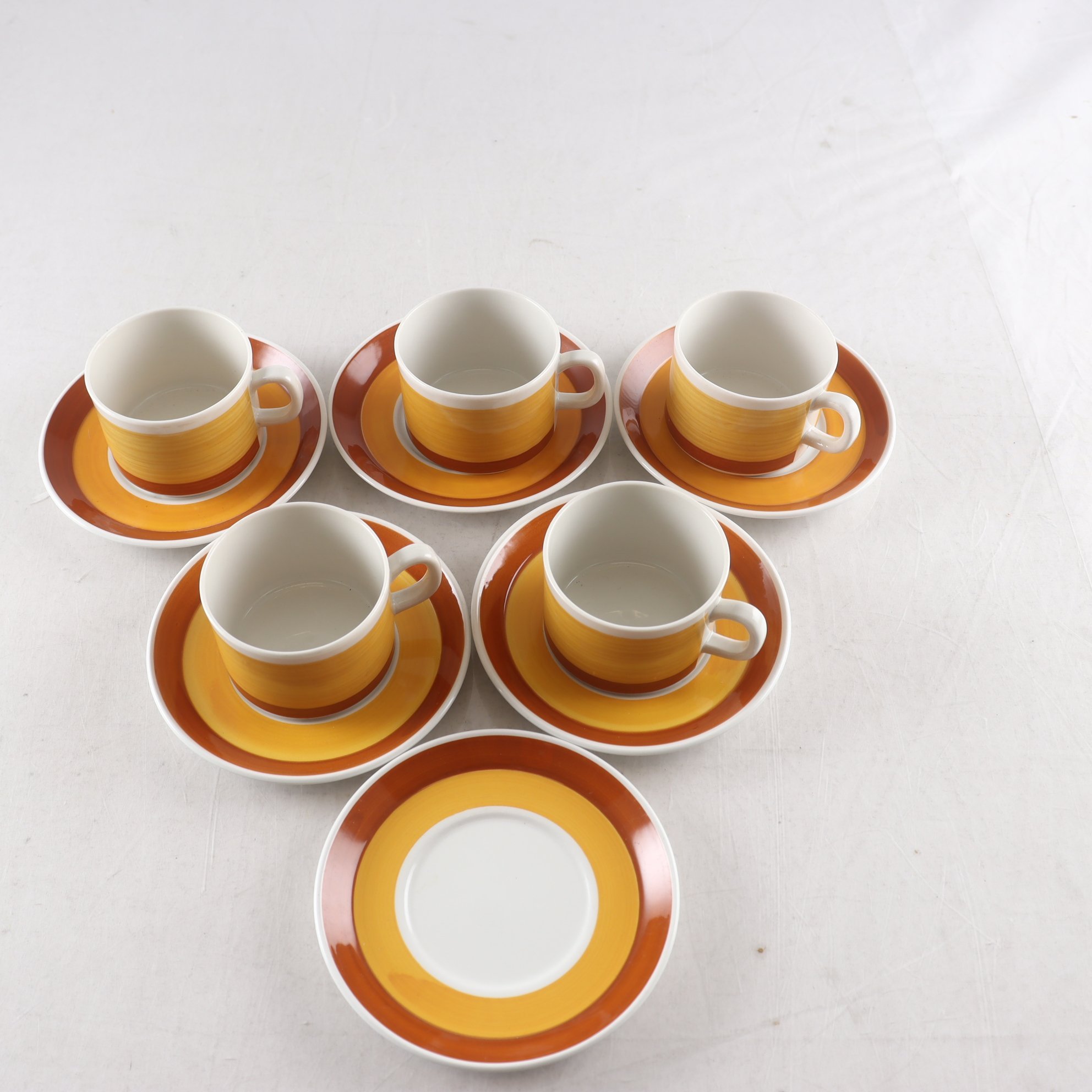 Koppar på fat, ”Stina”, Helmer Ringström, Gefle. Samfraktas ej.