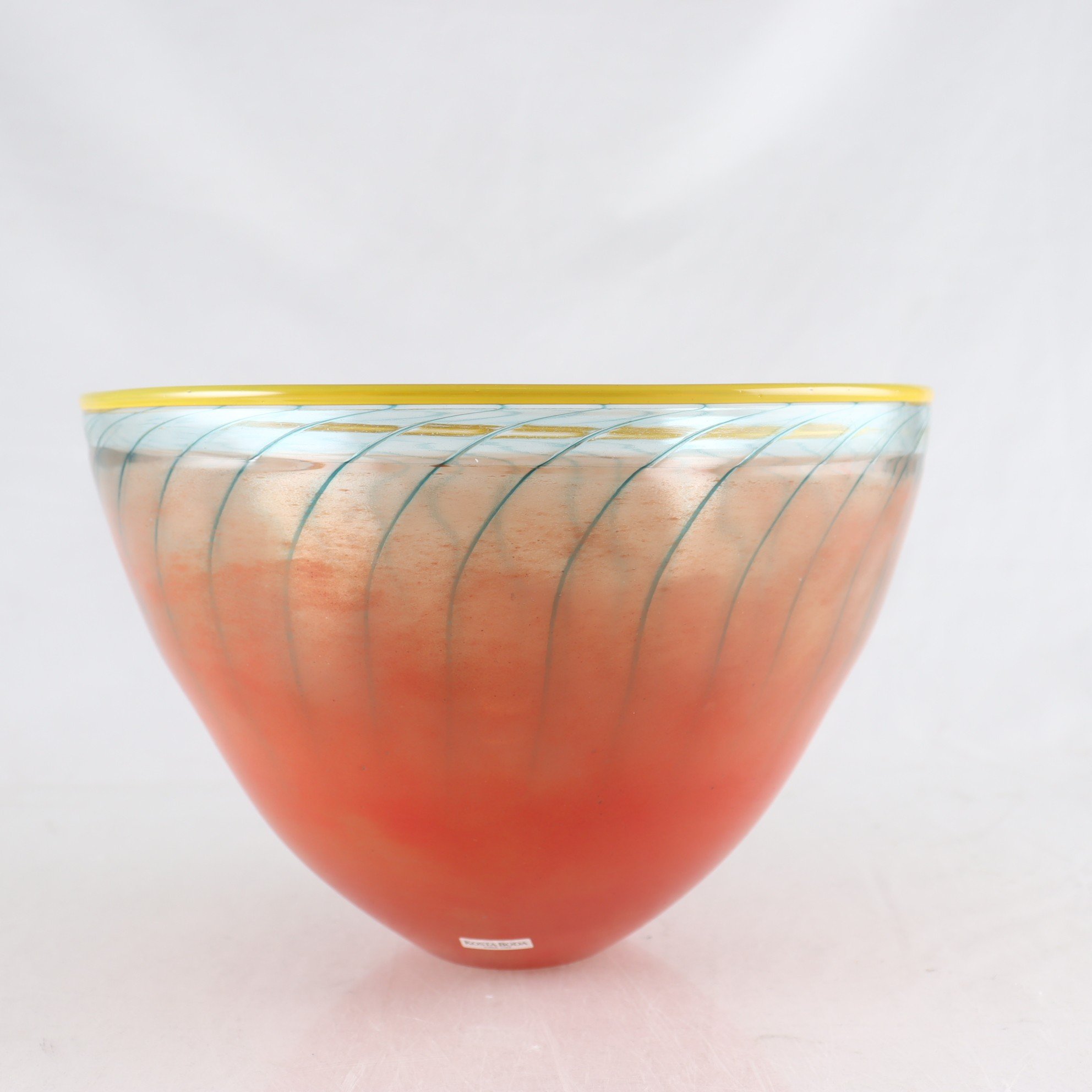 Skål, ”Bon Bon”, Kjell Engman, Kosta Boda. Samfraktas ej.