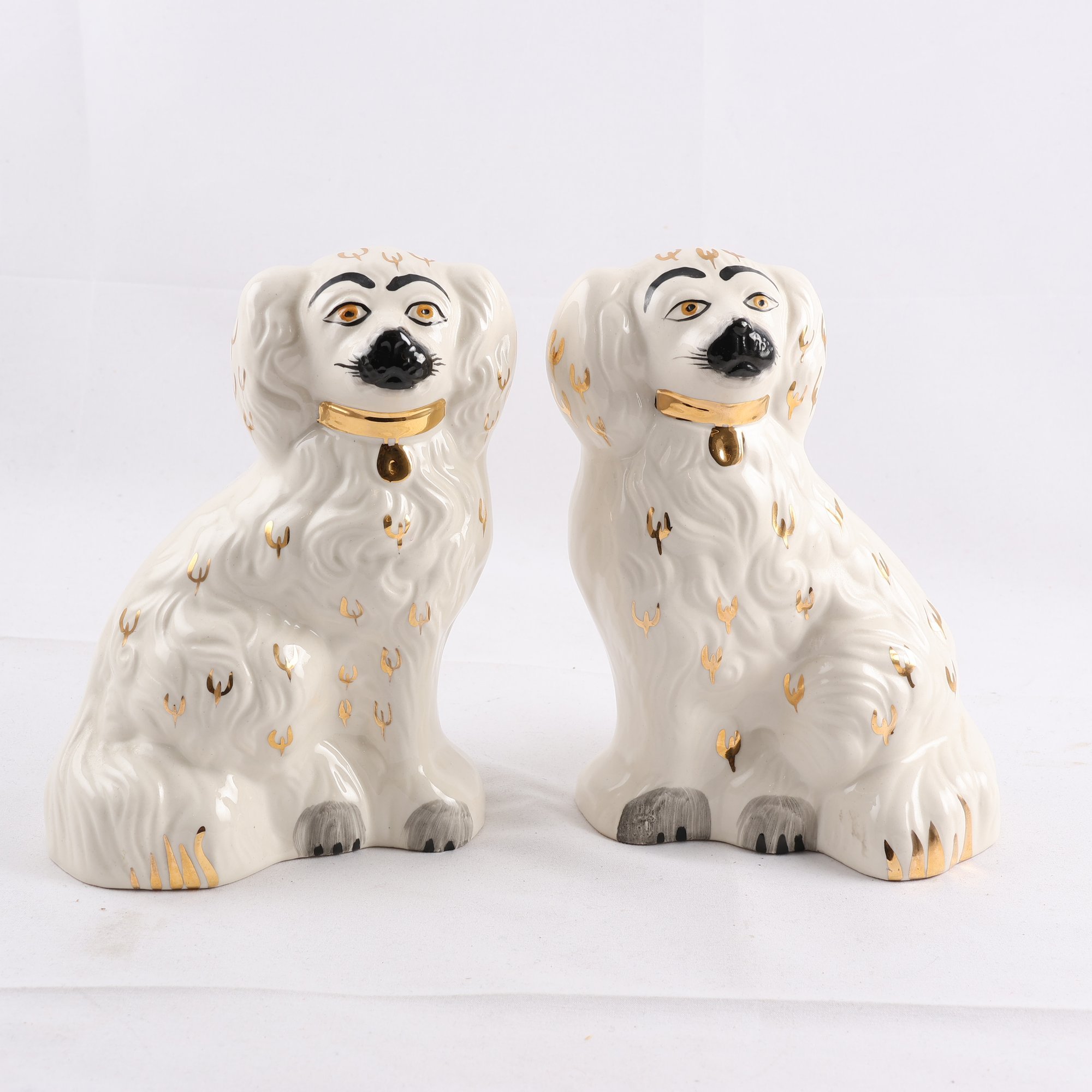 Porslinshundar, Beswicks England, 2 st. Samfraktas ej.