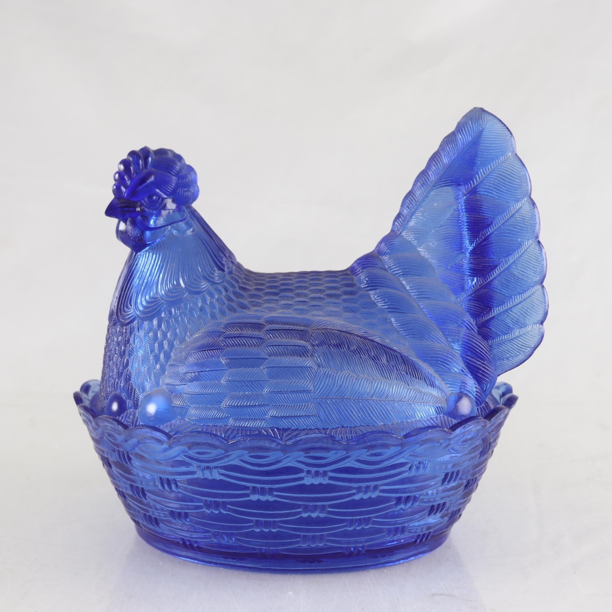 Äggömma, blå, transparent pressglas. Samfraktas ej.