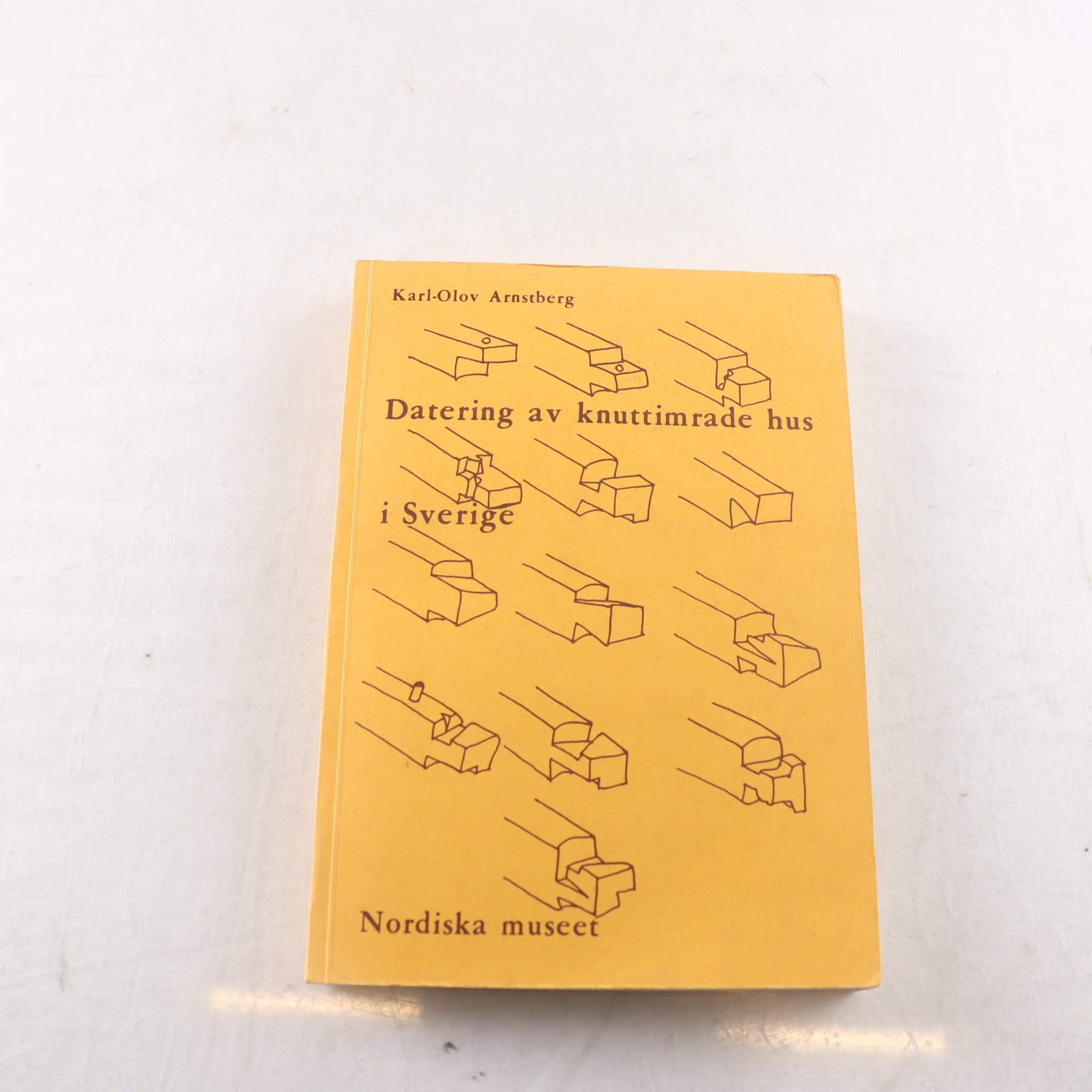 Karl-Olov Arnstberg, Datering av knuttimrade hus i Sverige