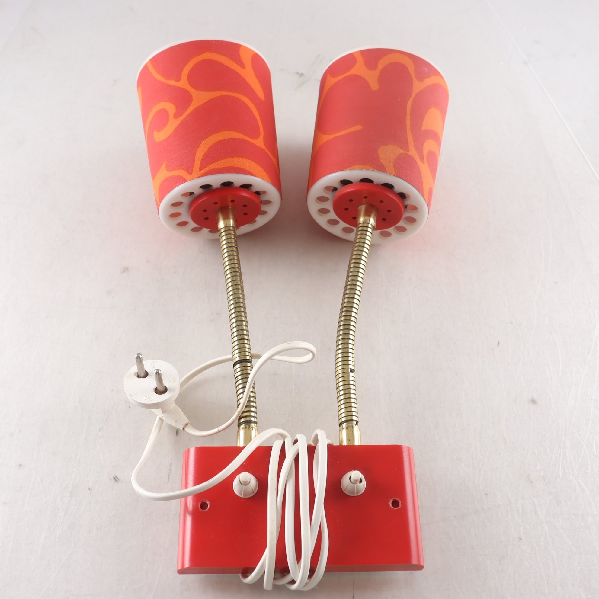 Vägglampa, 1970-tal. Samfraktas ej