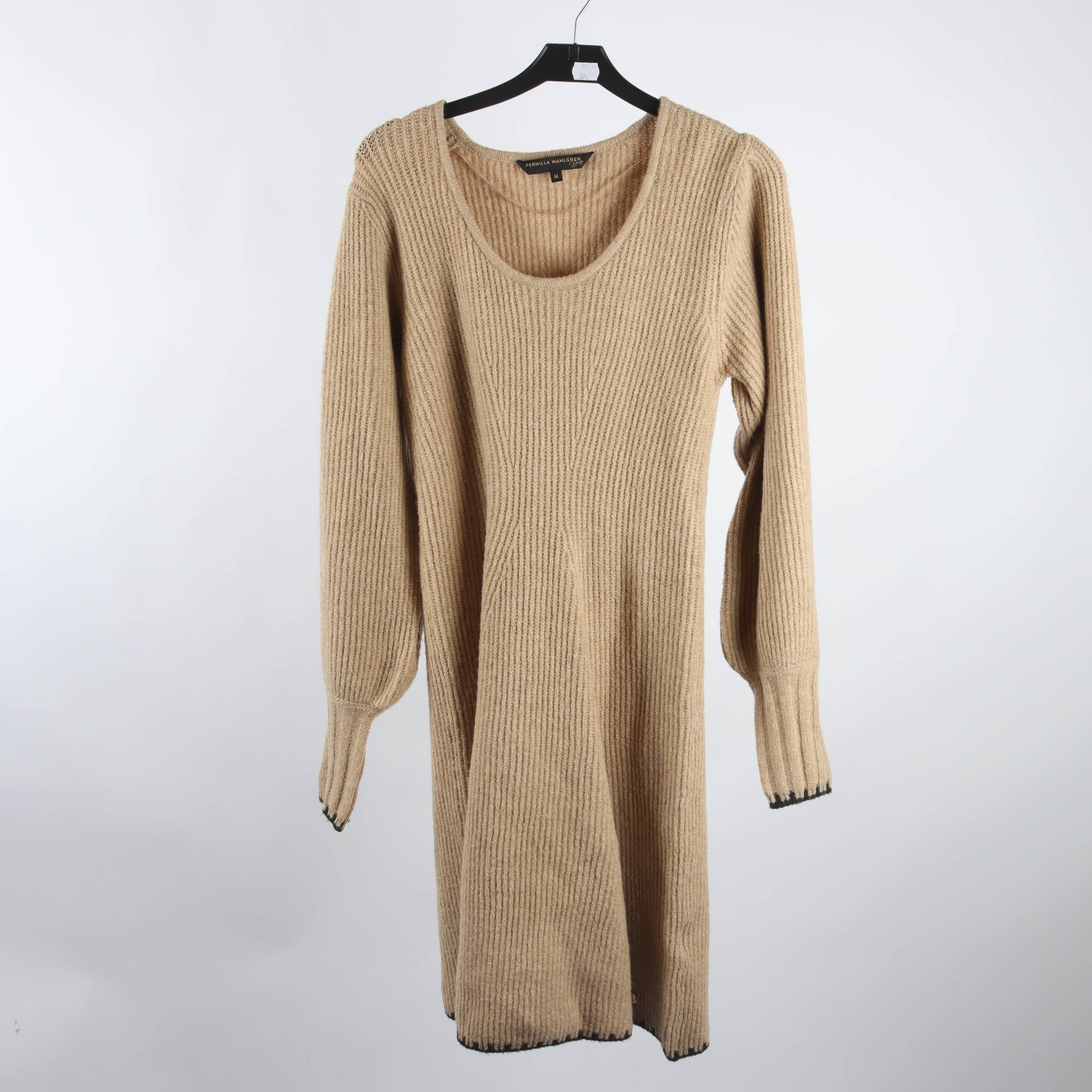 Klänning, Pernilla Wahlgren, beige, stickad, stl. M.