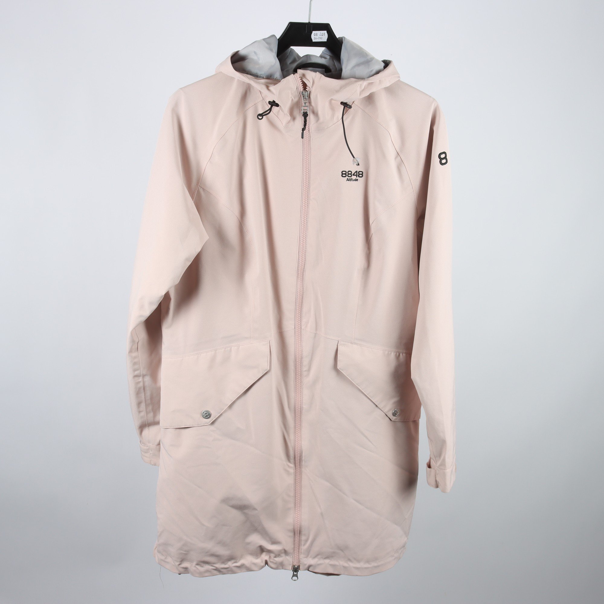 Jacka, 8848 Altitude, stl. 42