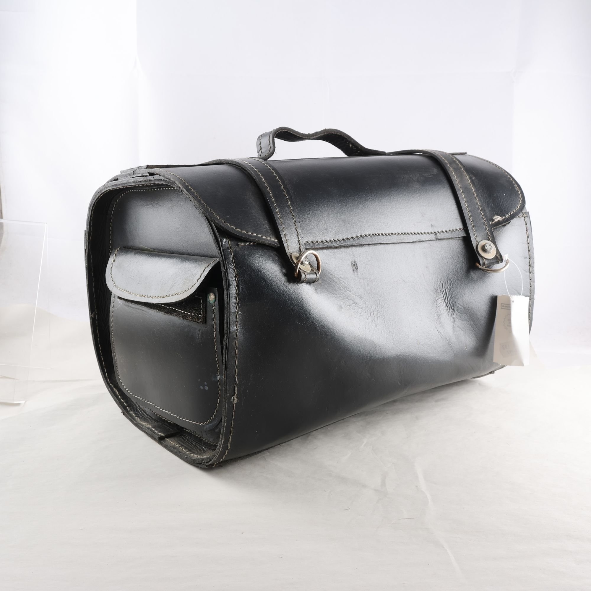 Mc-väska, läder. Samfraktas ej