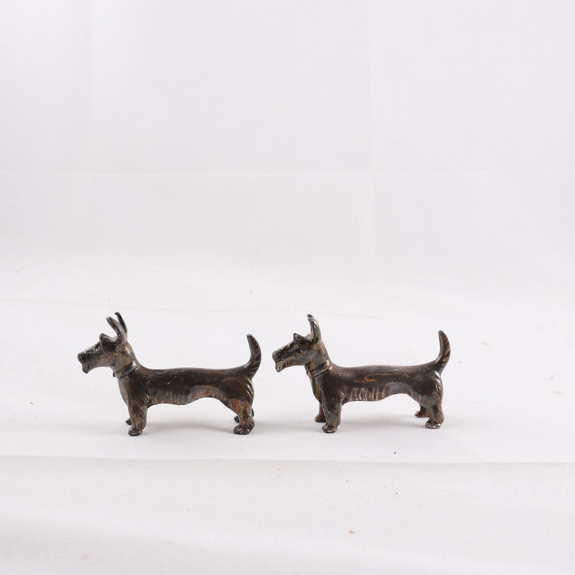 Smörtaxar, knivlägg, Skotsk terrier, 2 st