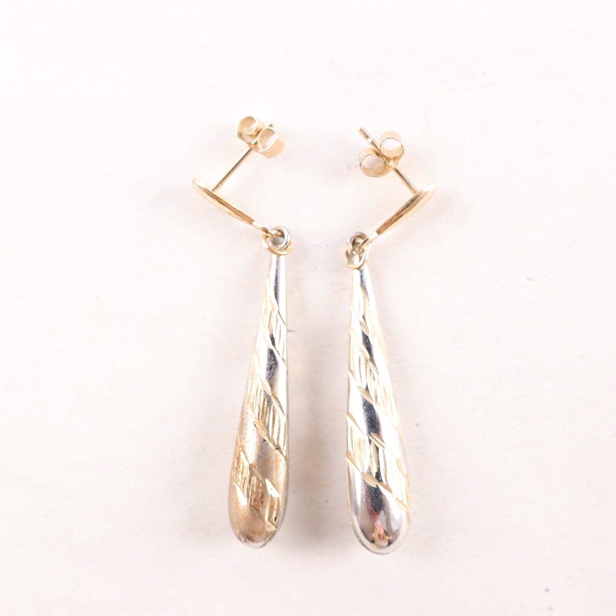 Örhängen, silver, droppformade, vikt: 1.2g