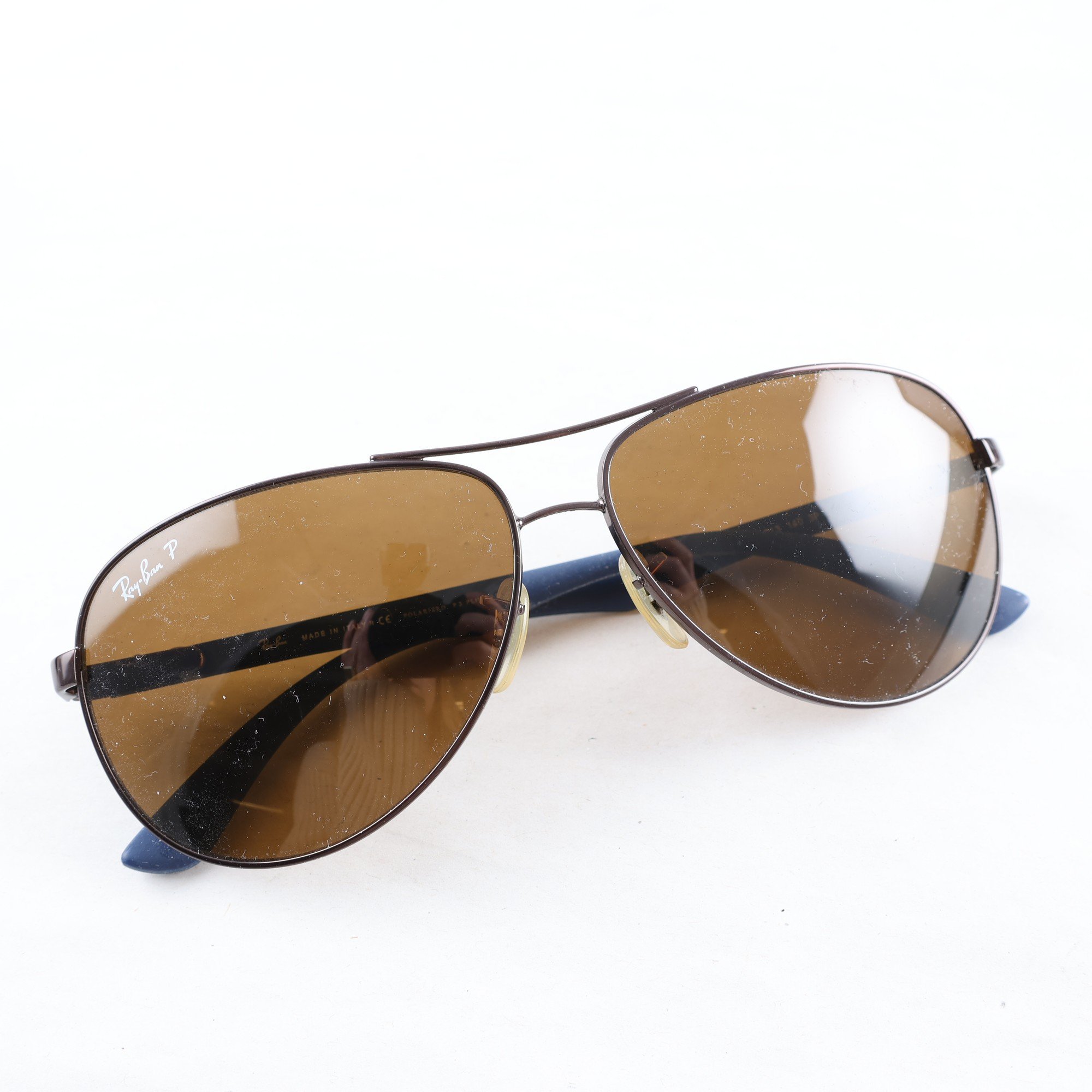 Solglasögon, Ray-ban P