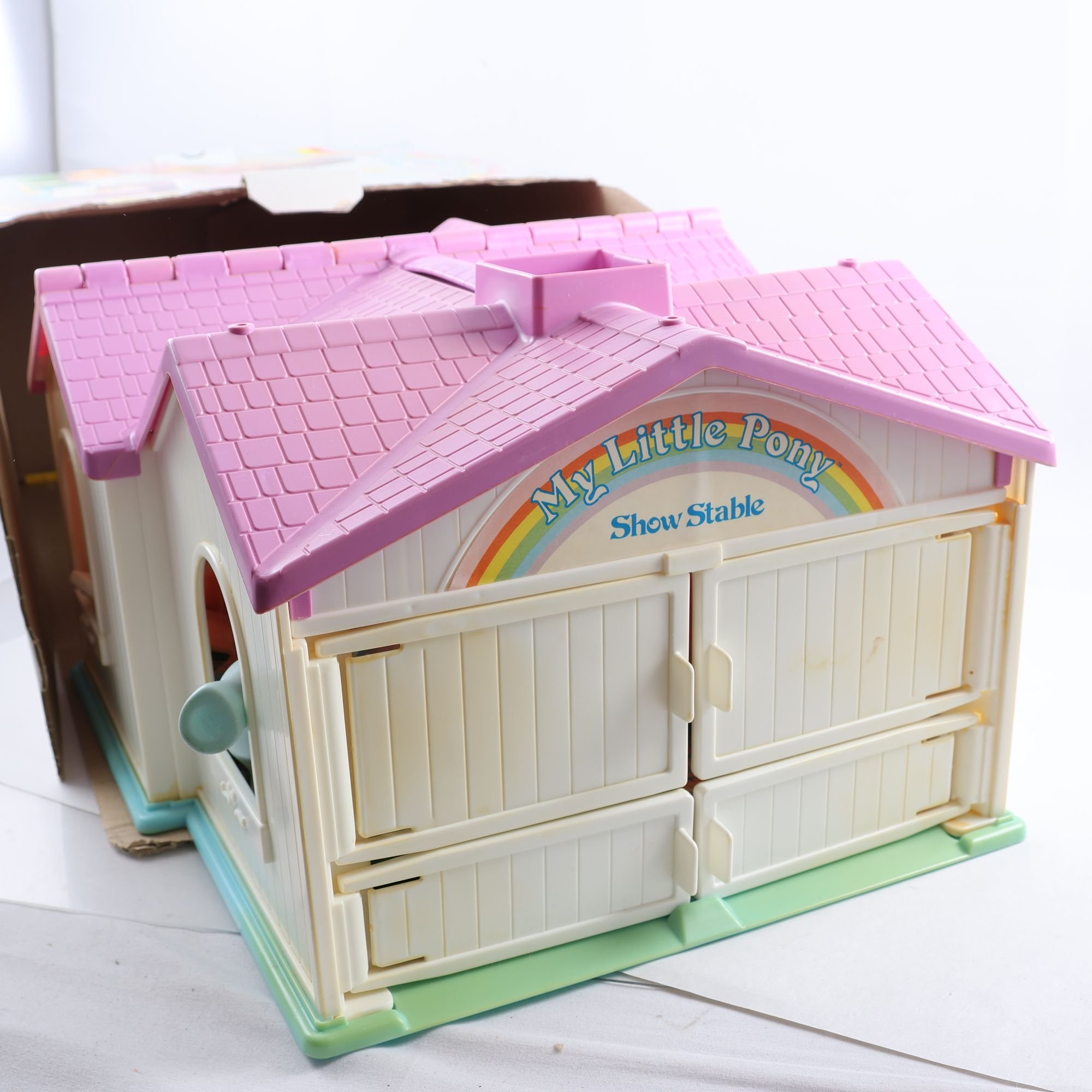 Häststall, Show-stable, my little pony. Endast avhämtning.