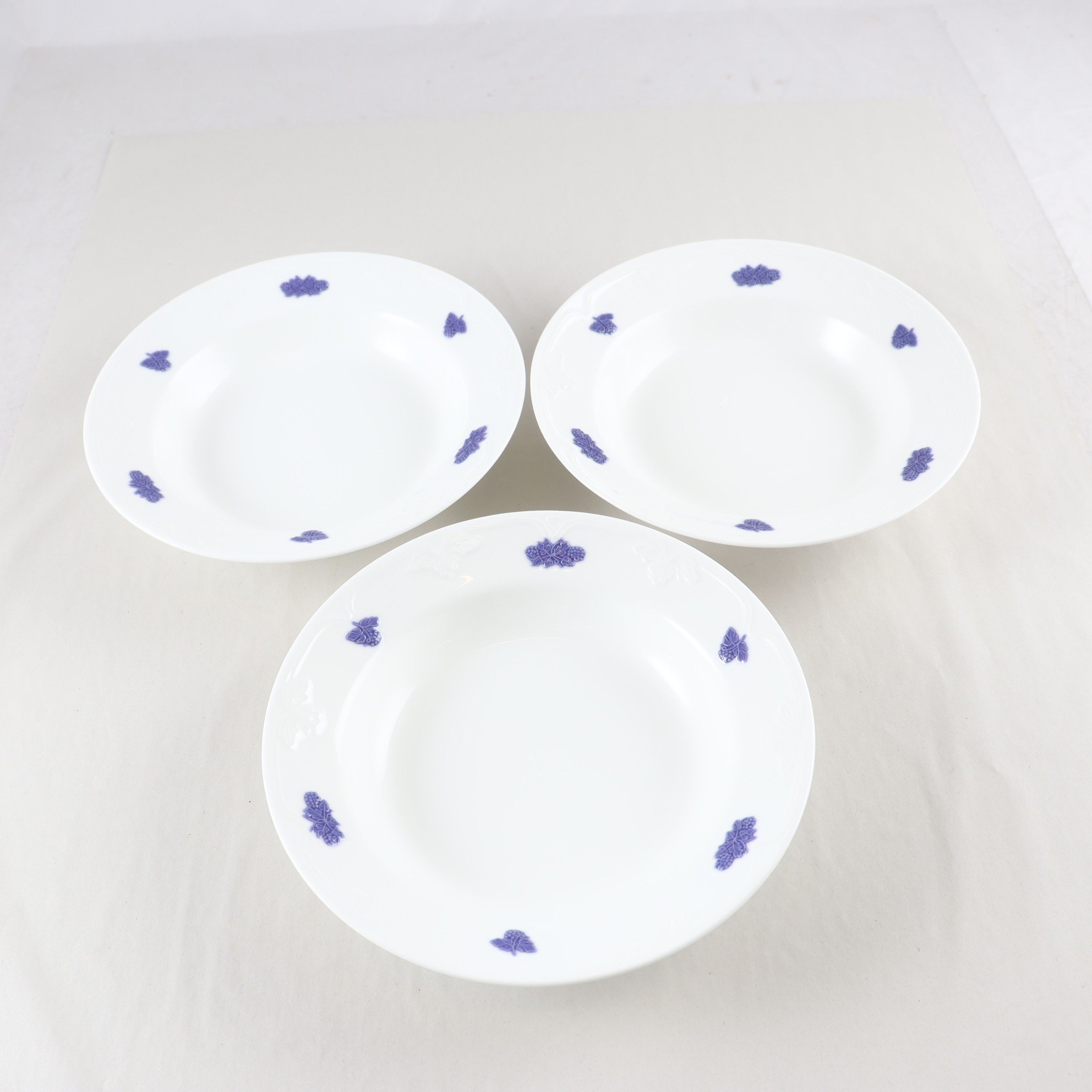 Tallrikar, Rörstrand, ”Blå Blom”, djupa, benporslin, 3 st. Samfraktas ej