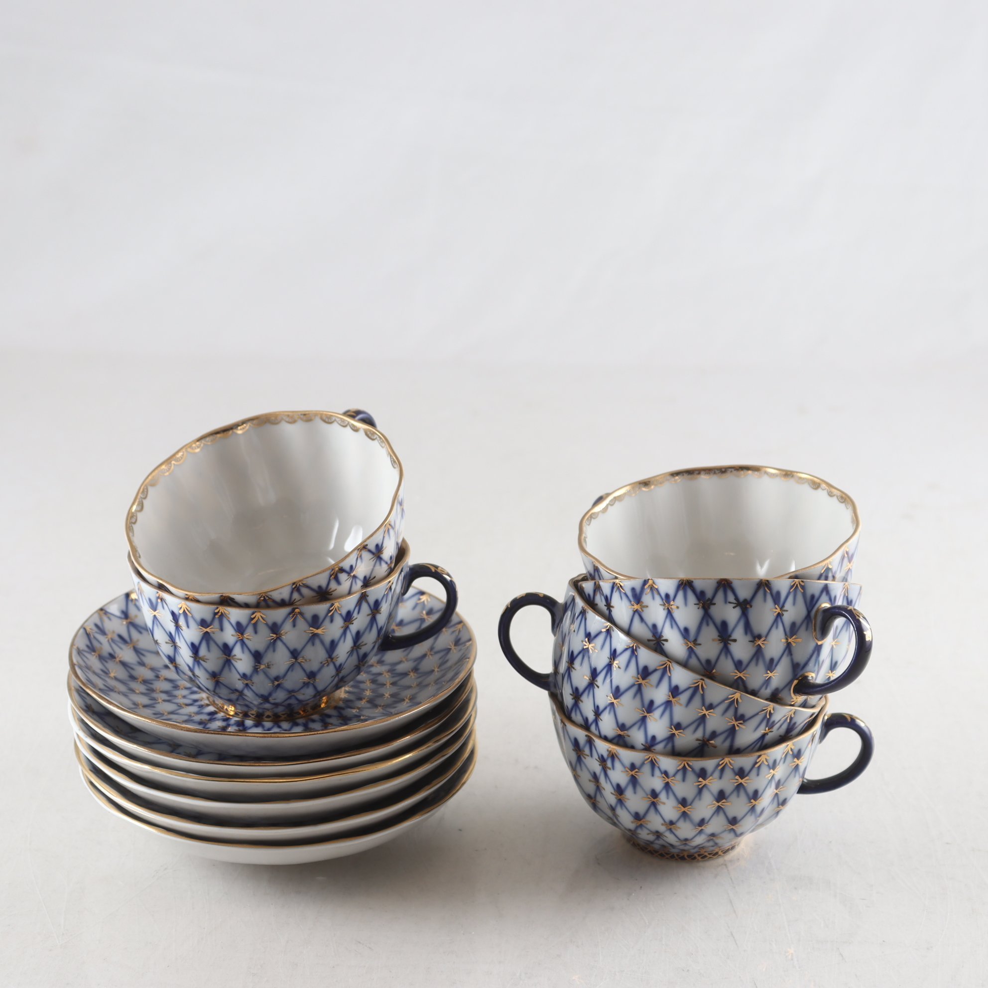 Koppar på fat, porslin, Lomonosov. Samfraktas ej.