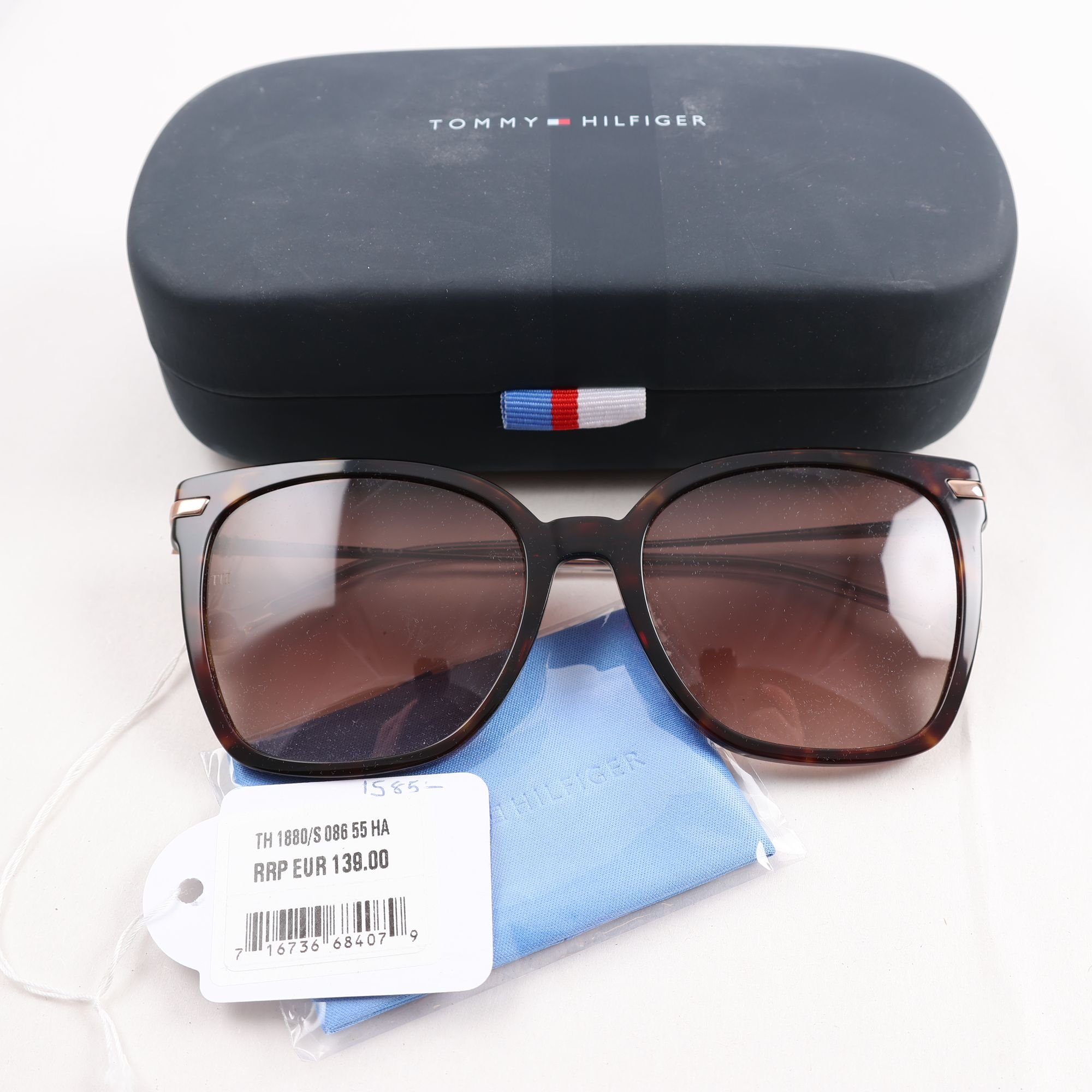 Solglasögon, Tommy Hilfiger