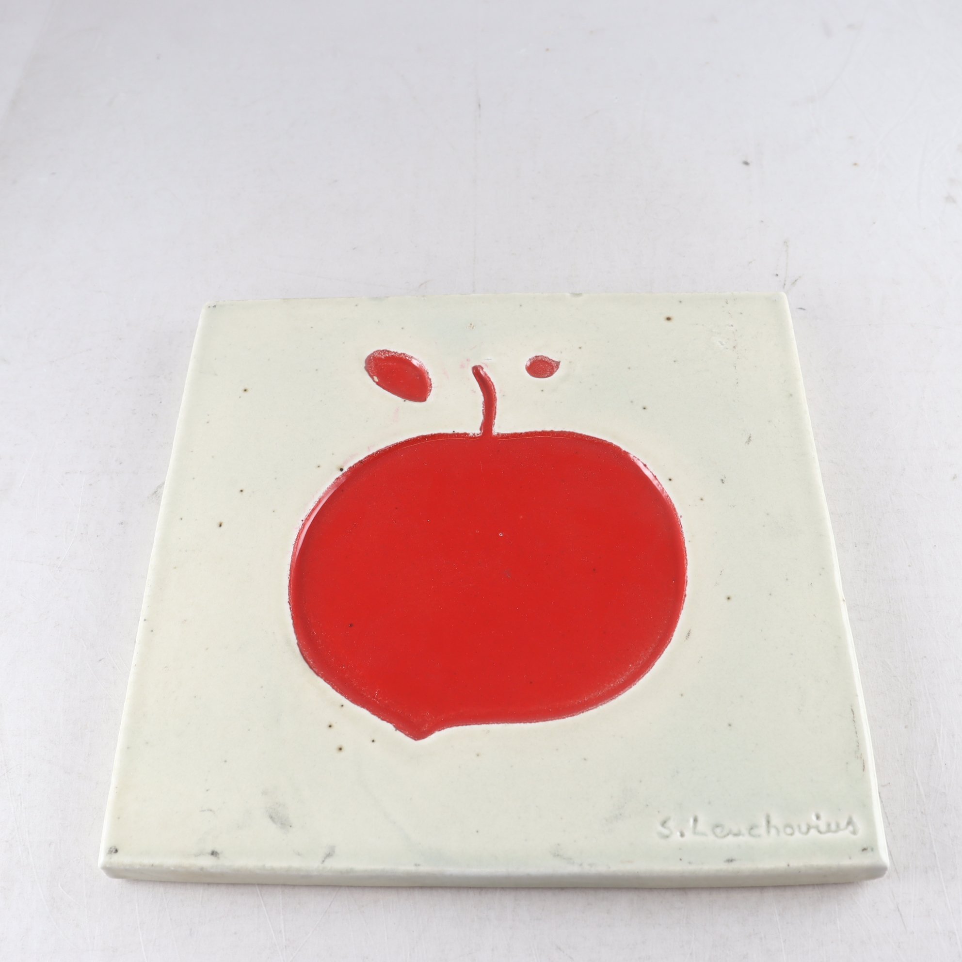 Väggplakett, Sylvia Leuchovius, Rörstrand, signerad. Endast avhämtning.