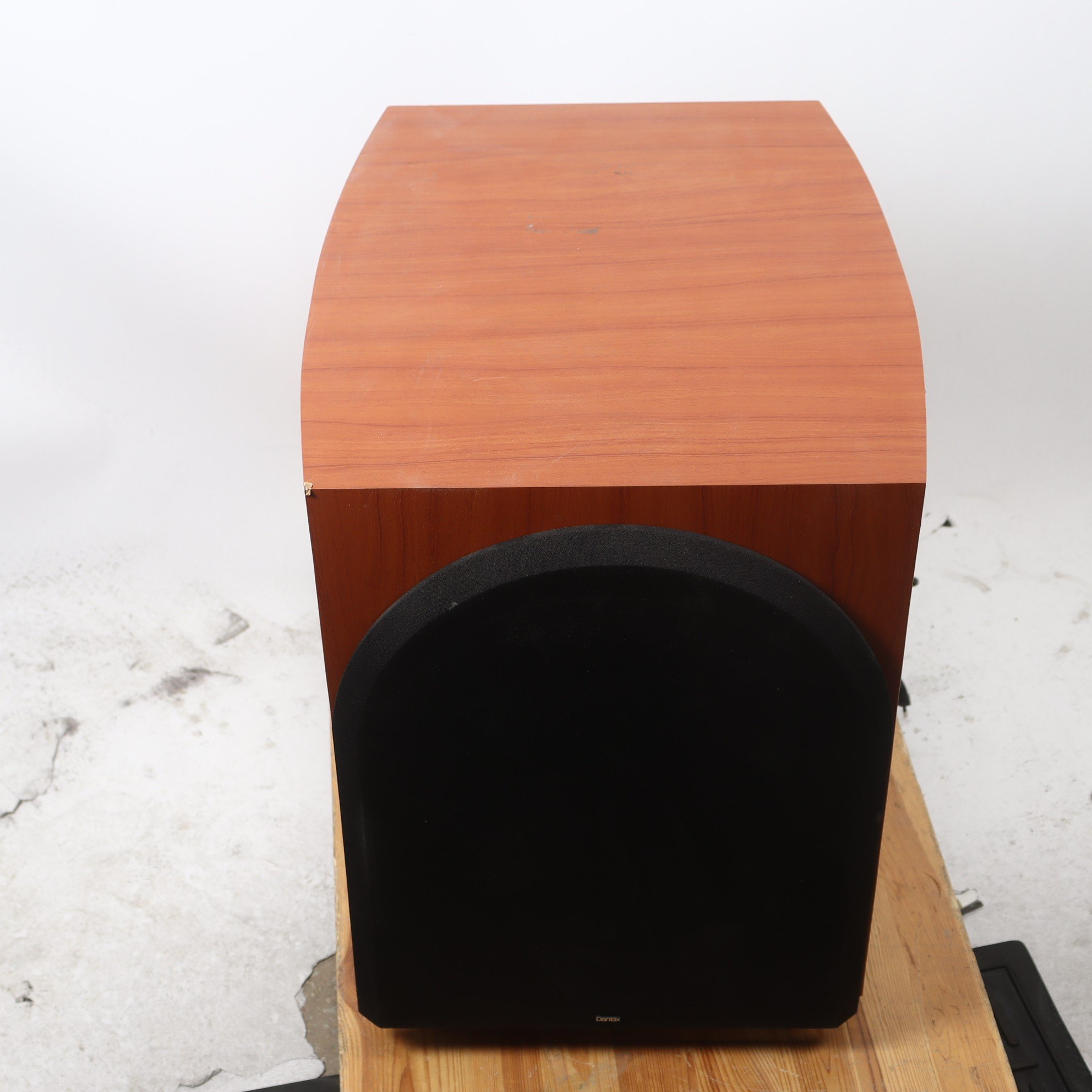 Dantax, sub-12 active. Endast avhämtning.