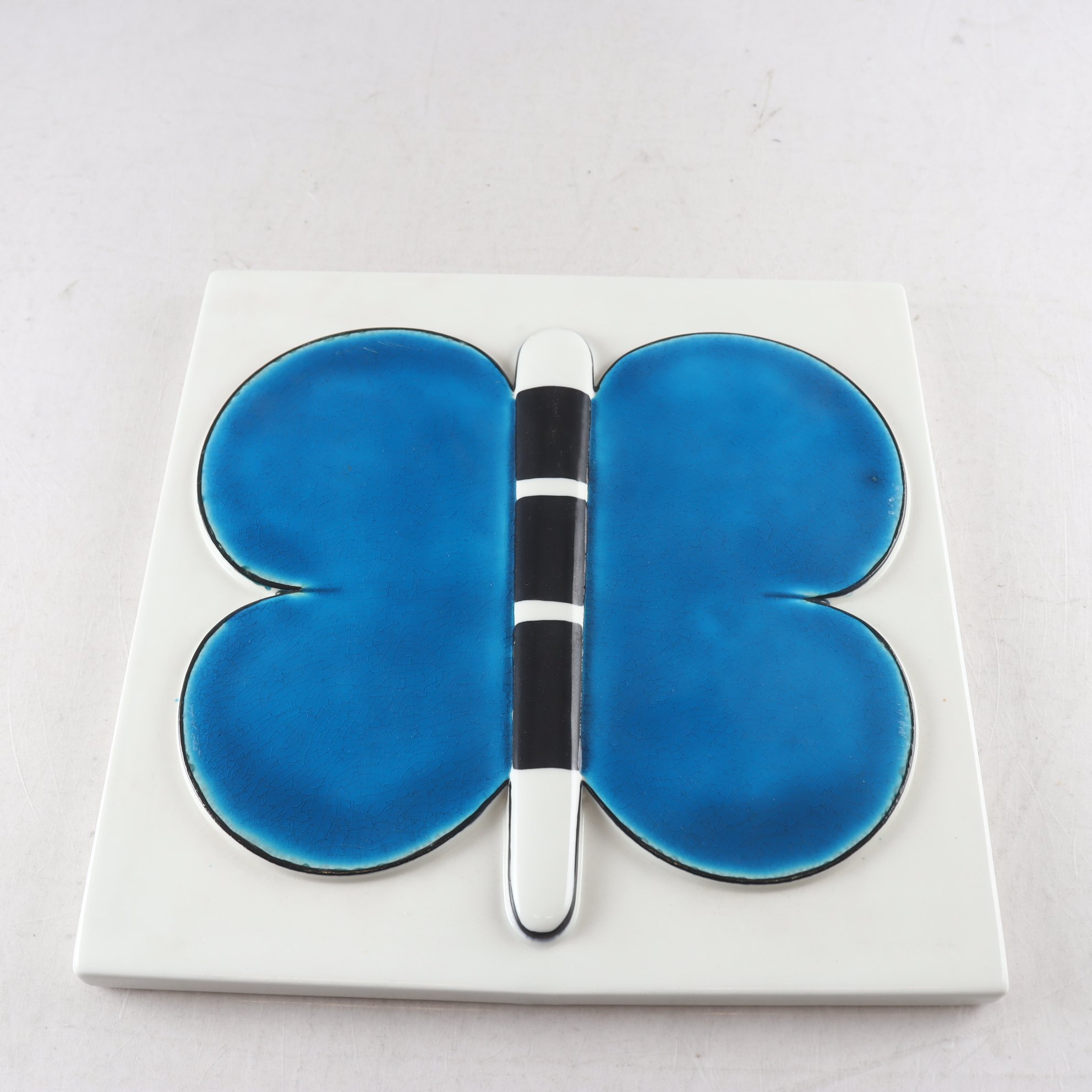 Väggplakett, Inger Persson, Ateljé Rörstrand, signerad. Endast avhämtning.