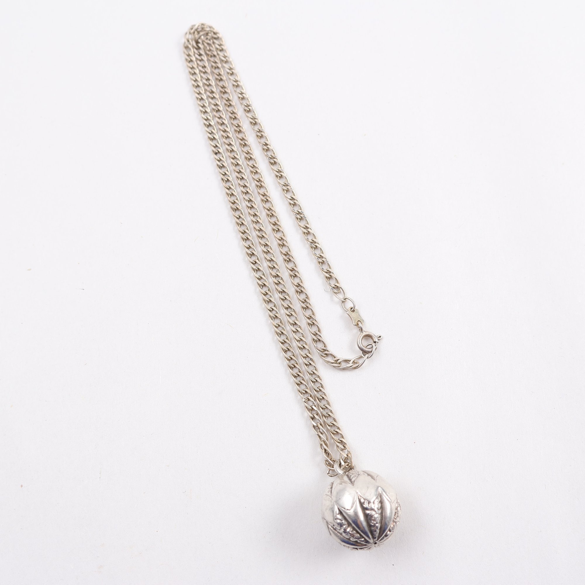 Halsband & hänge, silver, vikt: 11.2g