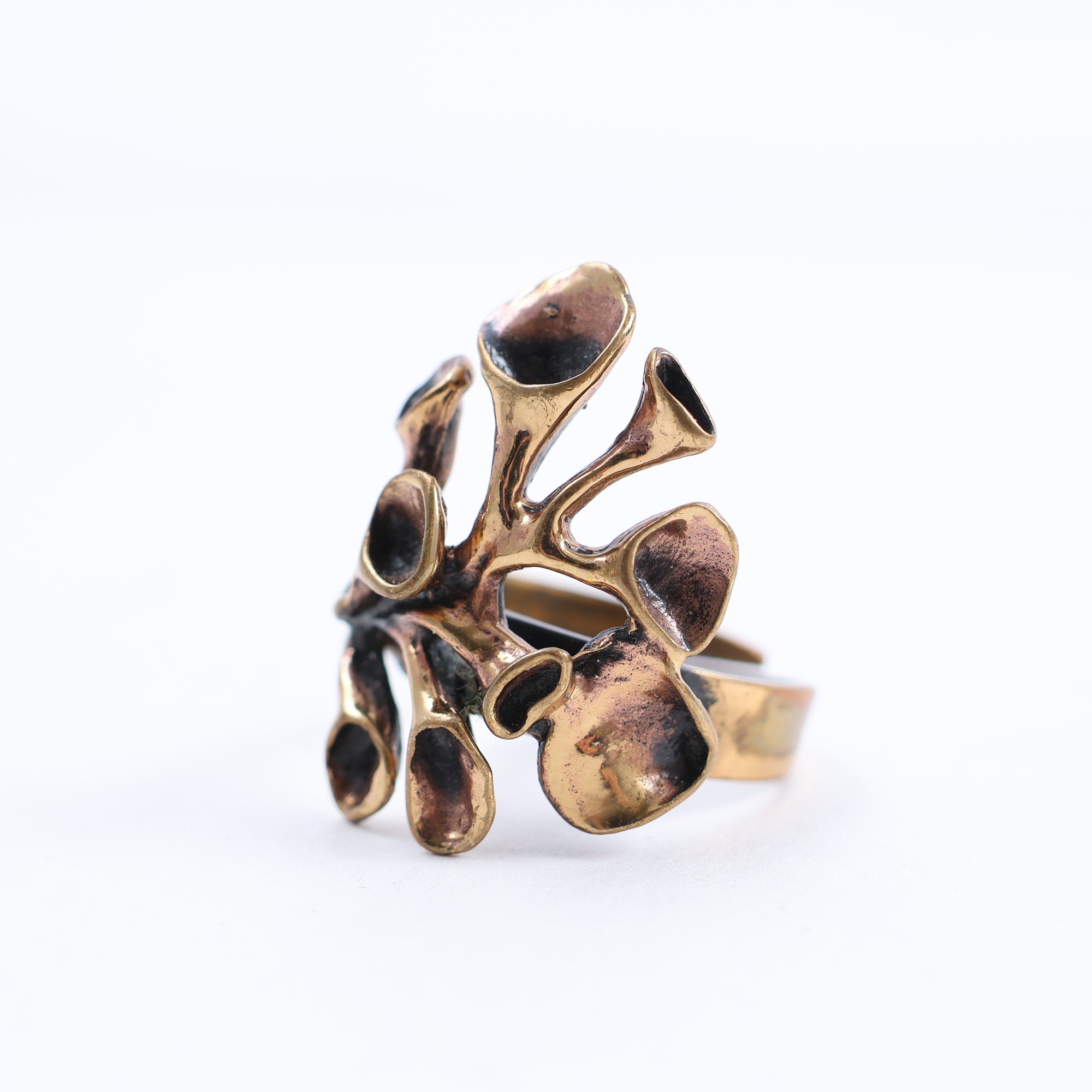 Ring, Valu Koru, ”Lava”, Hannu Ikonen, Finland, brons.