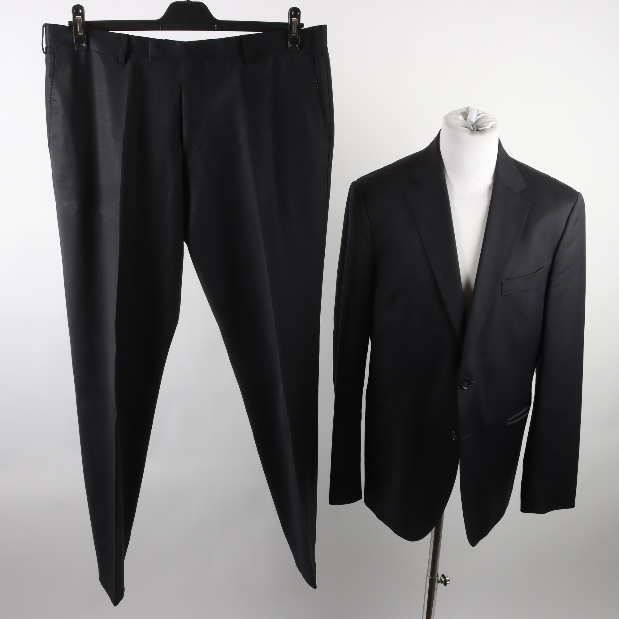 Kostym, Oscar Jacobson, svart, ullmix, stl. 54.