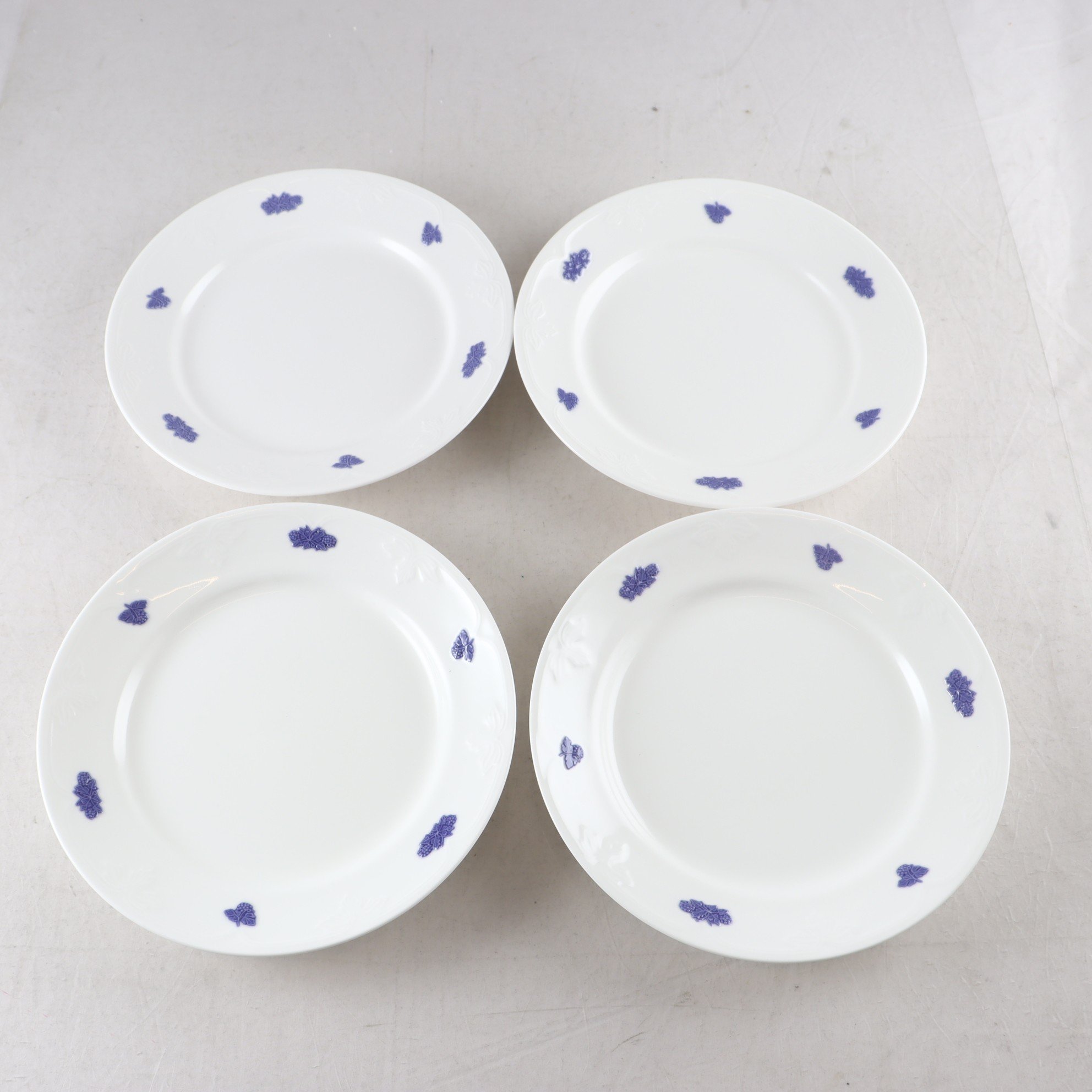 Tallrikar, Rörstrand, ”Blå Blom”, mattallrik, benporslin, 4 st. Samfraktas ej