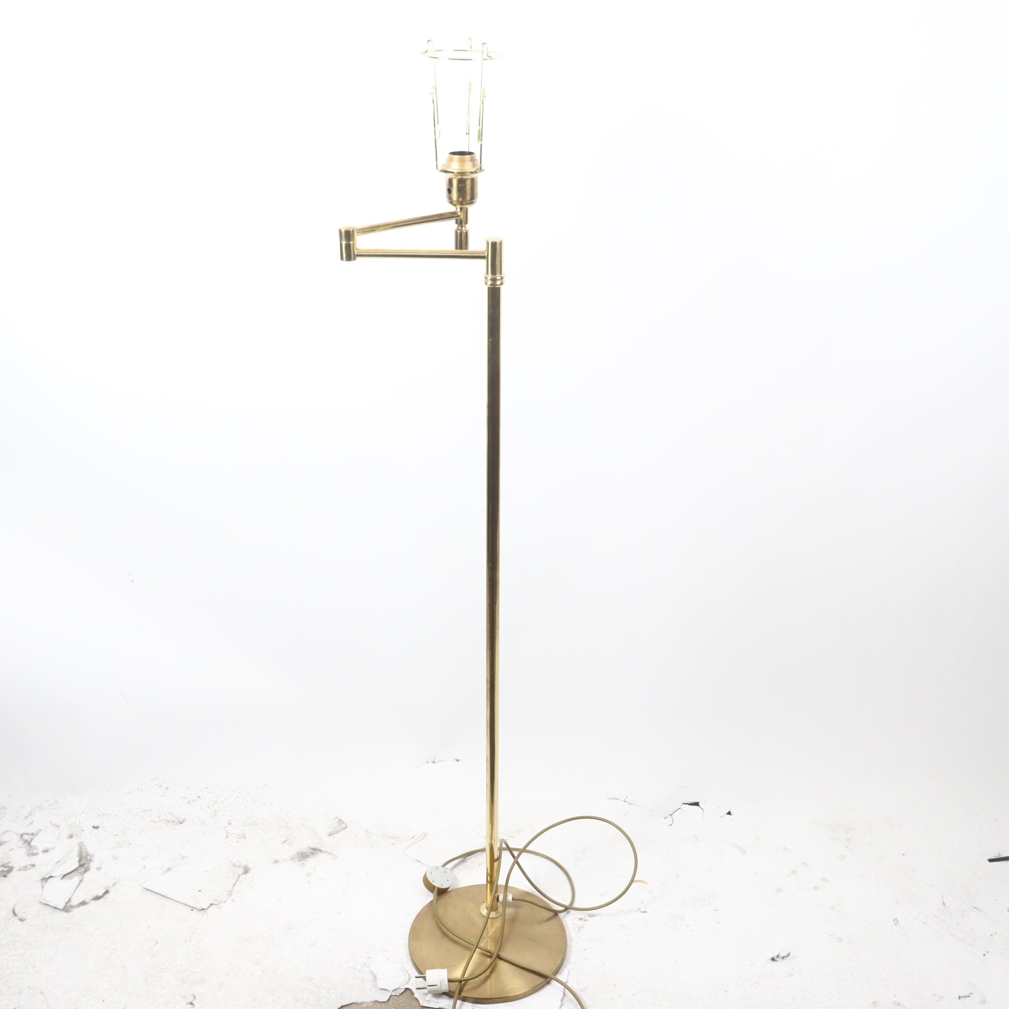 Golvlampa, EWÅ, mässing. Endast avhämtning.