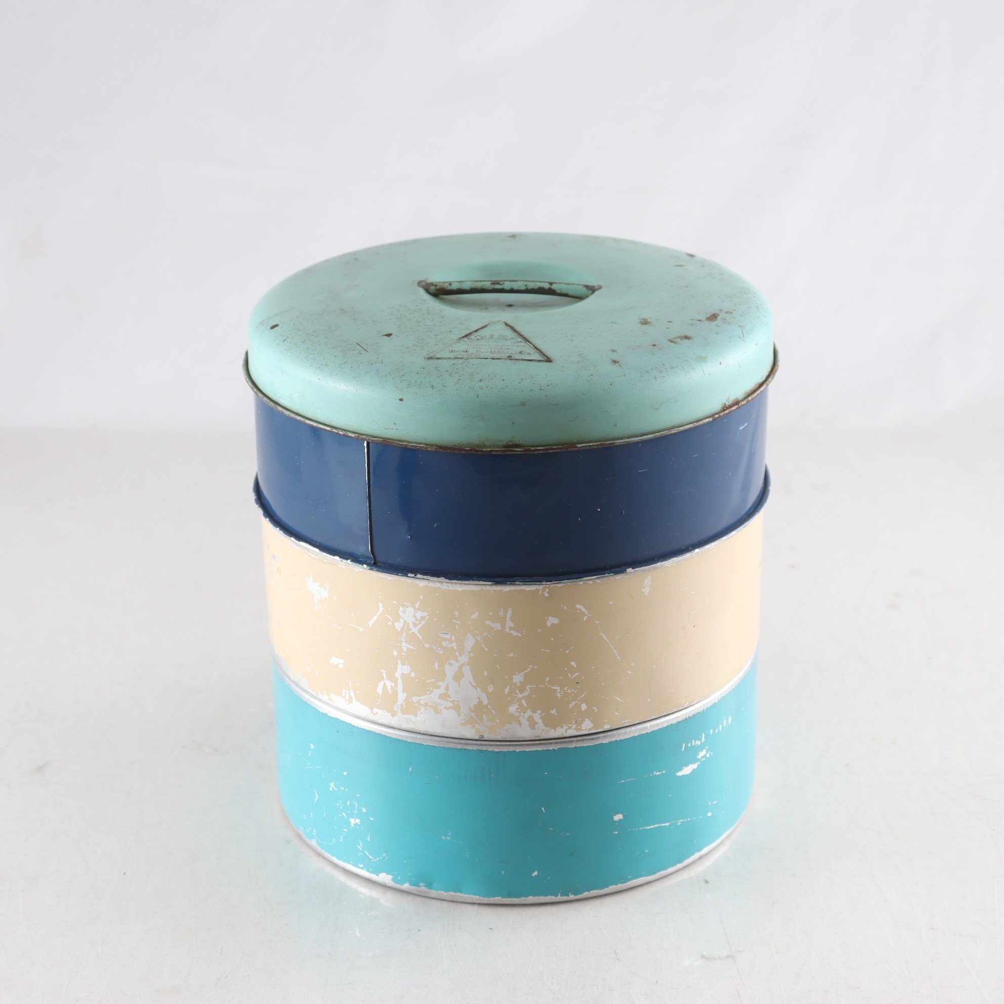 Kakburk, ”Triett”, stapelbar, 50-tal, plåt. Samfraktas ej.