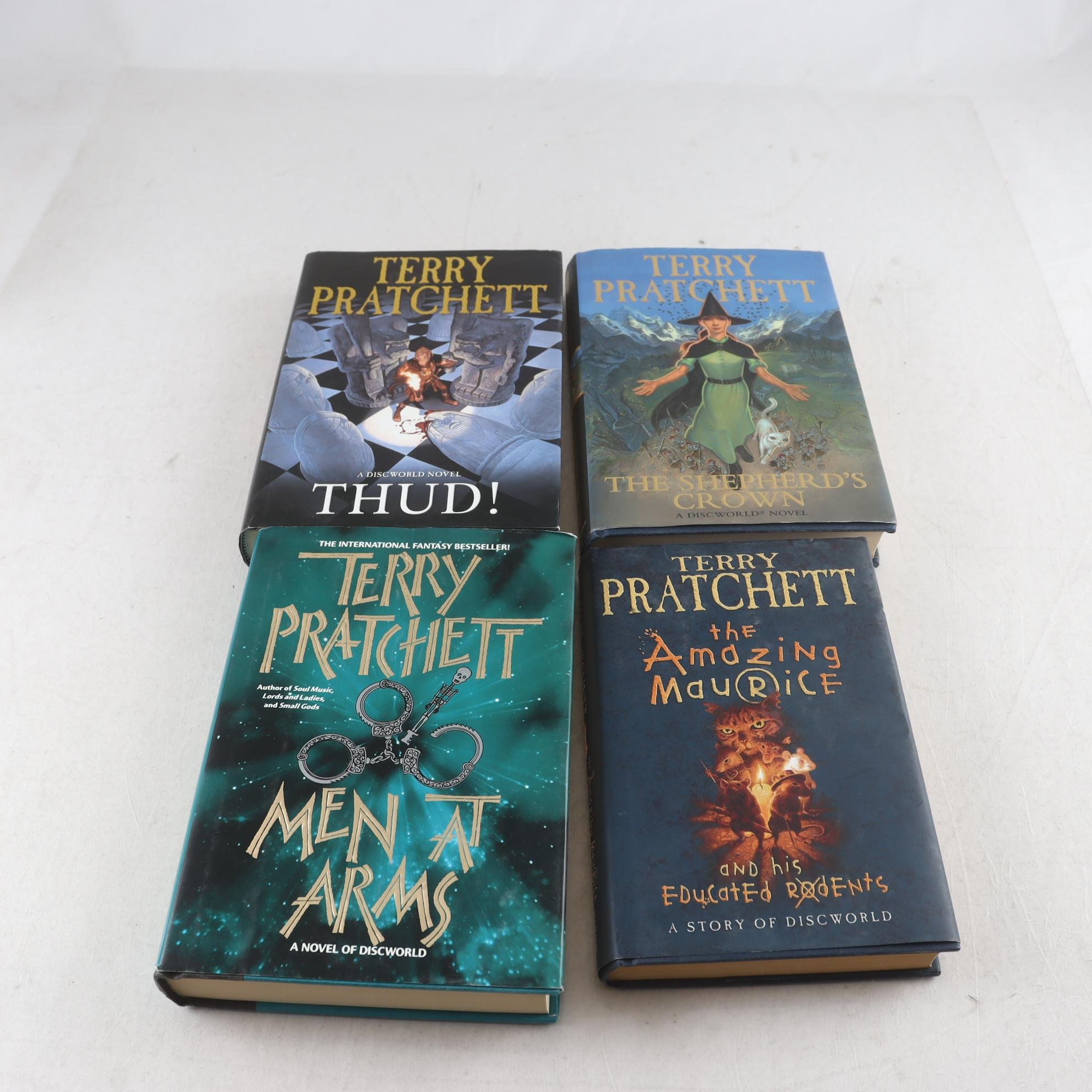 Terry Pratchett, bokpaket med 4 volymer ur serien Discworld