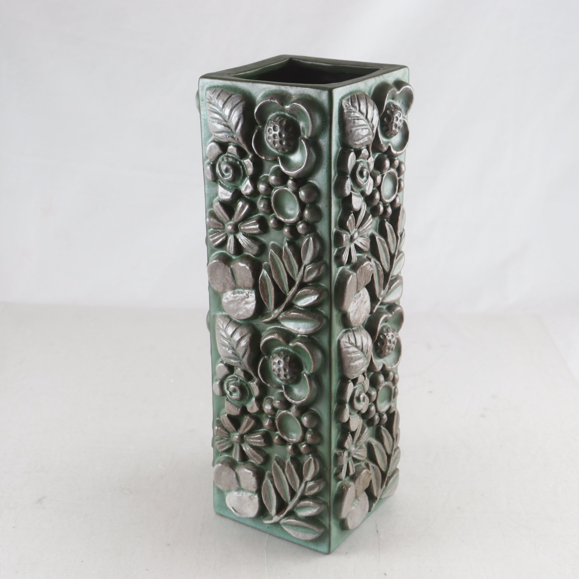 Vas, Uppsala-Ekeby, ’Fleur’ Berit Ternell. Samfraktas ej.