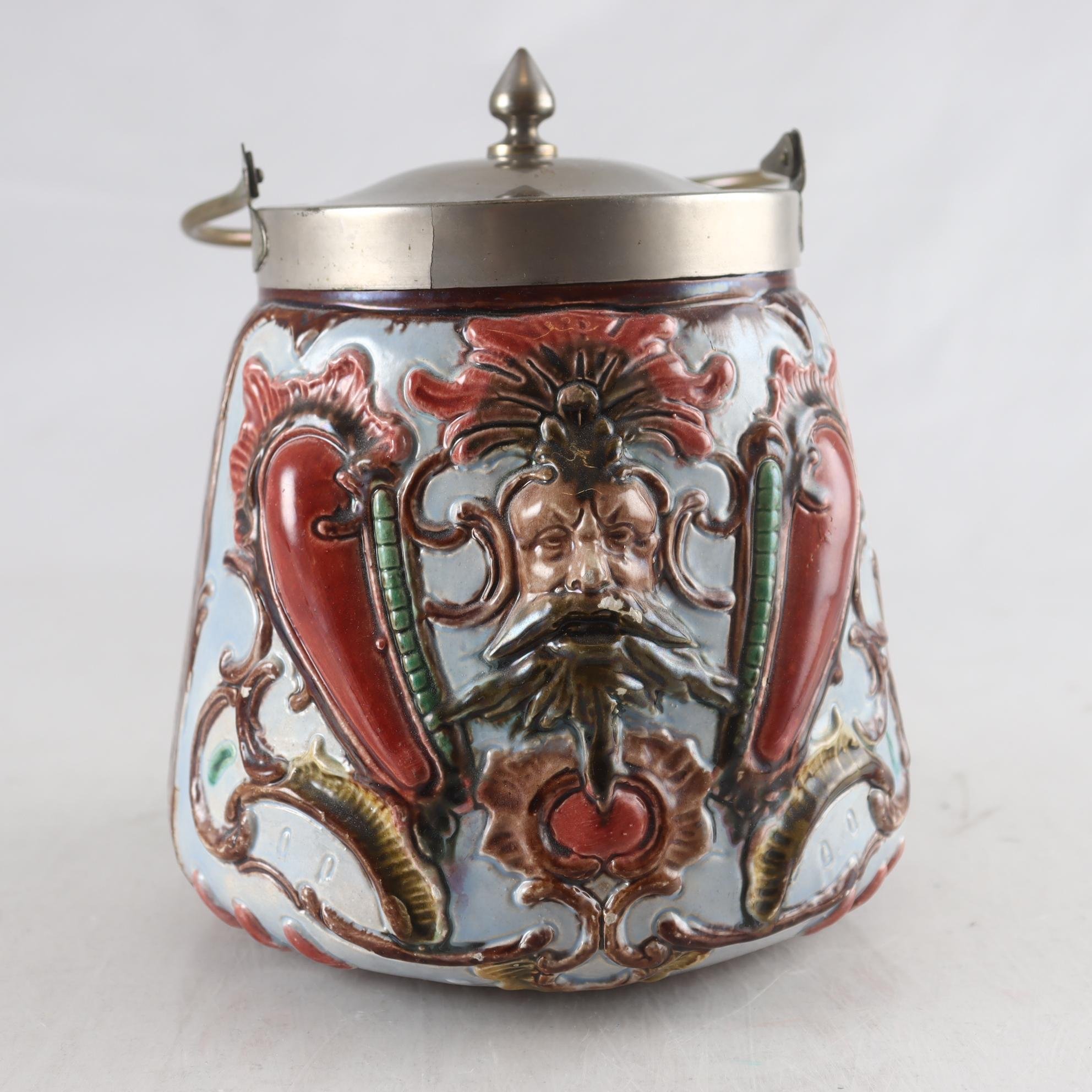 Burk, metallhandtag, majolika, omkring år 1900