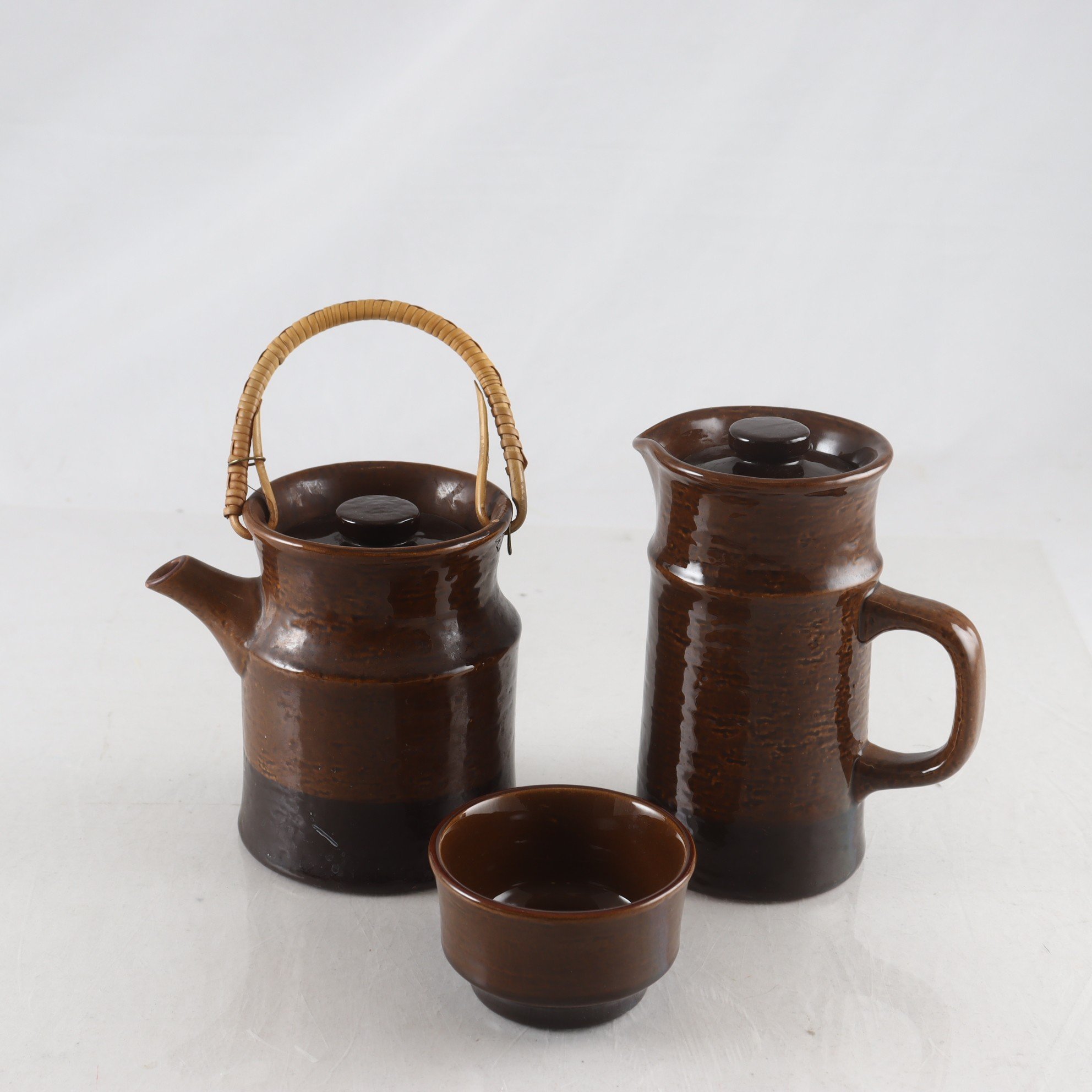 Kannor och skål, ”Sahara”, Carl-Harry Stålhane, Rörstrand. Samfraktas ej.