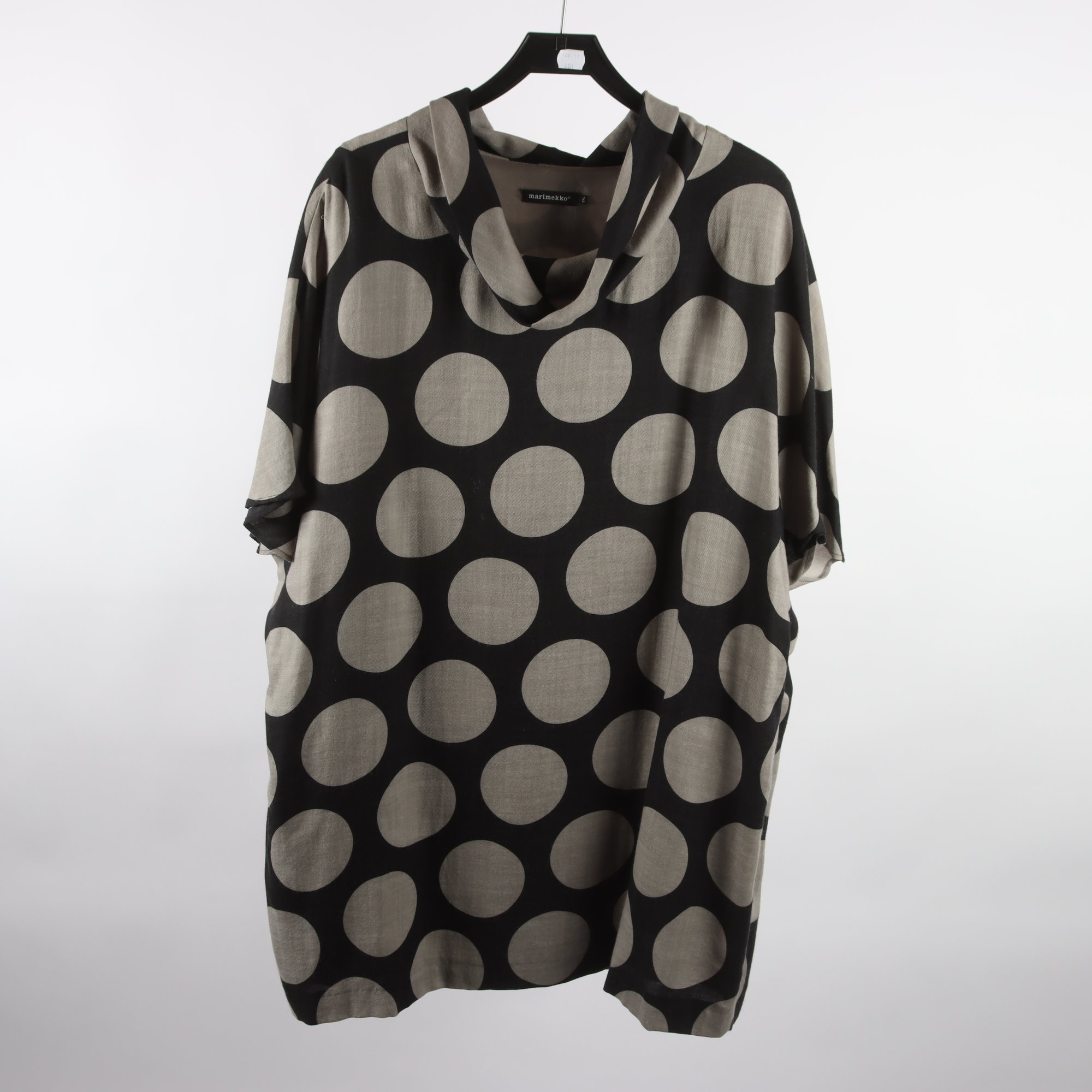 Klänning, Marimekko, prickig, svart, grå, stl. 2XL.