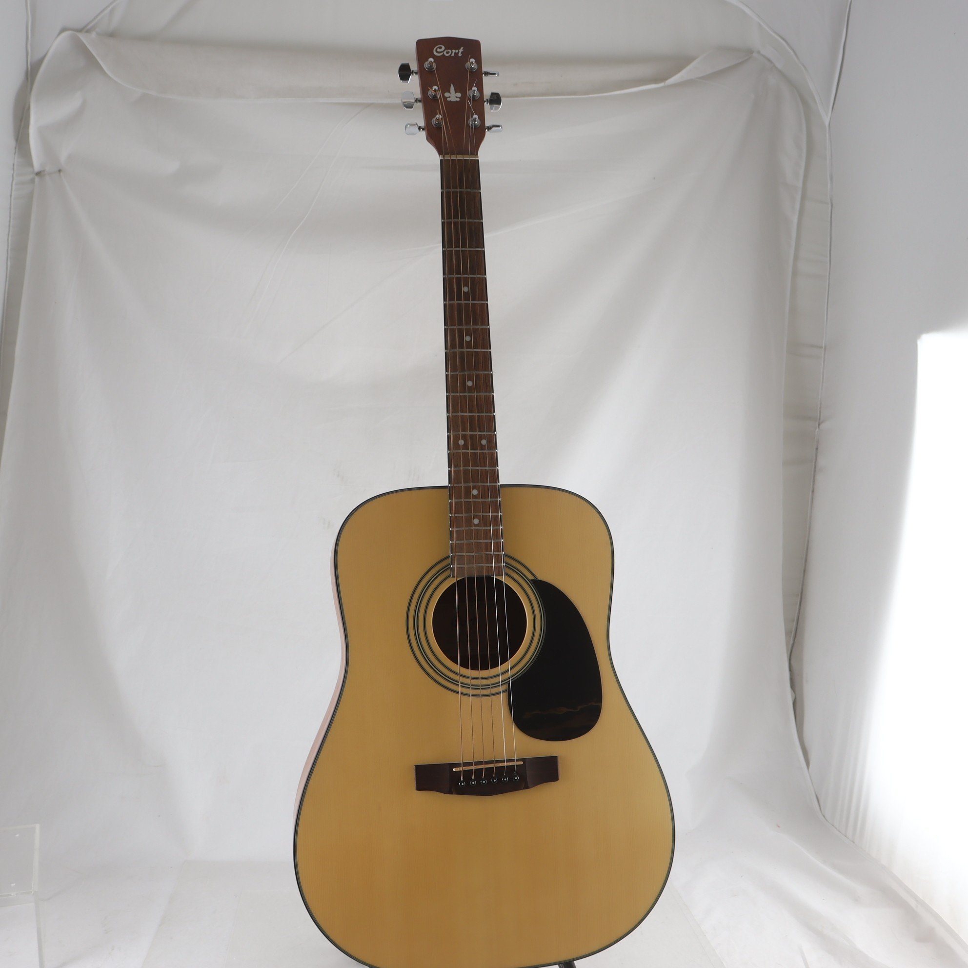 Akustisk gitarr, Cort. Endast avhämtning.