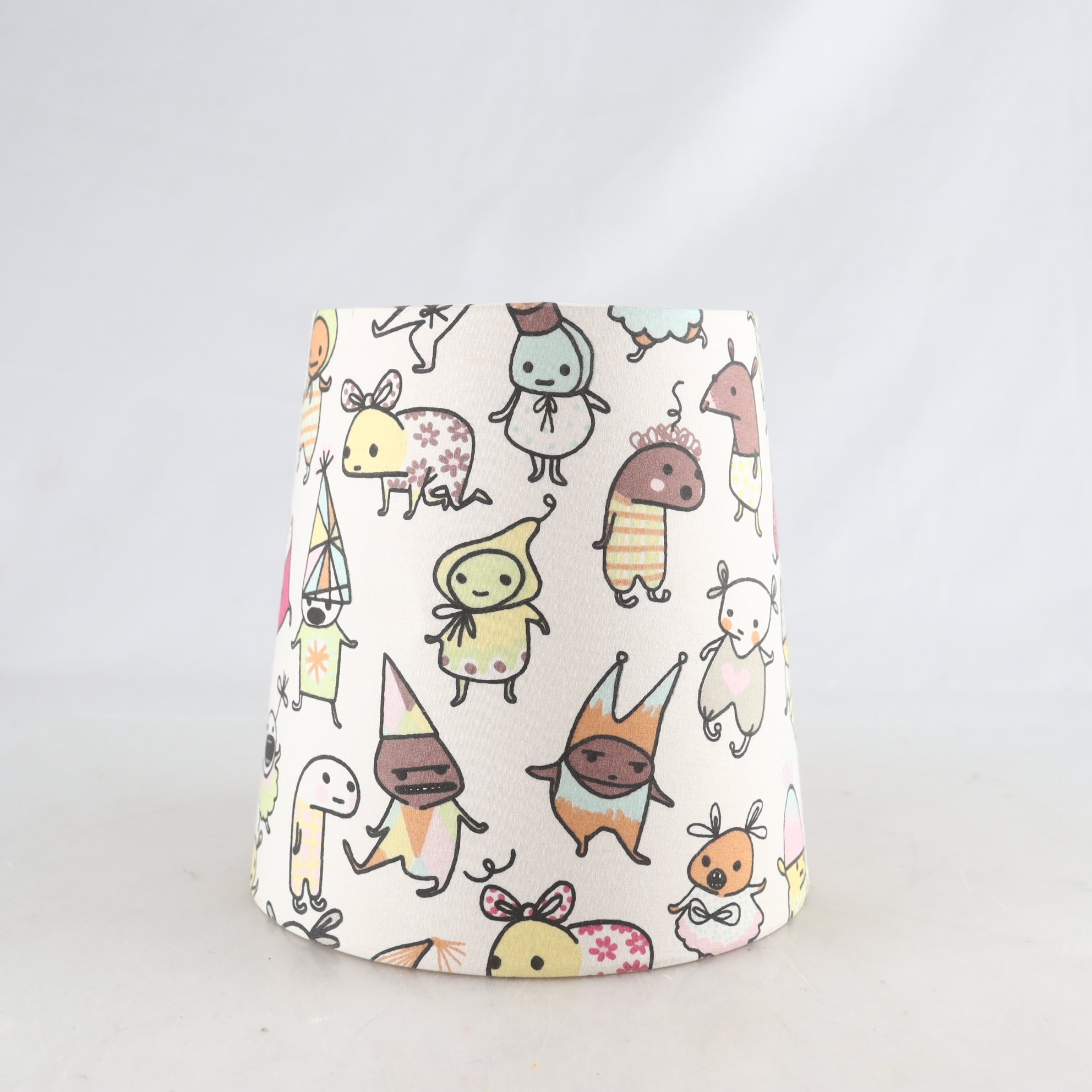 Lampskärm, Stina Wirsén. Samfraktas ej.