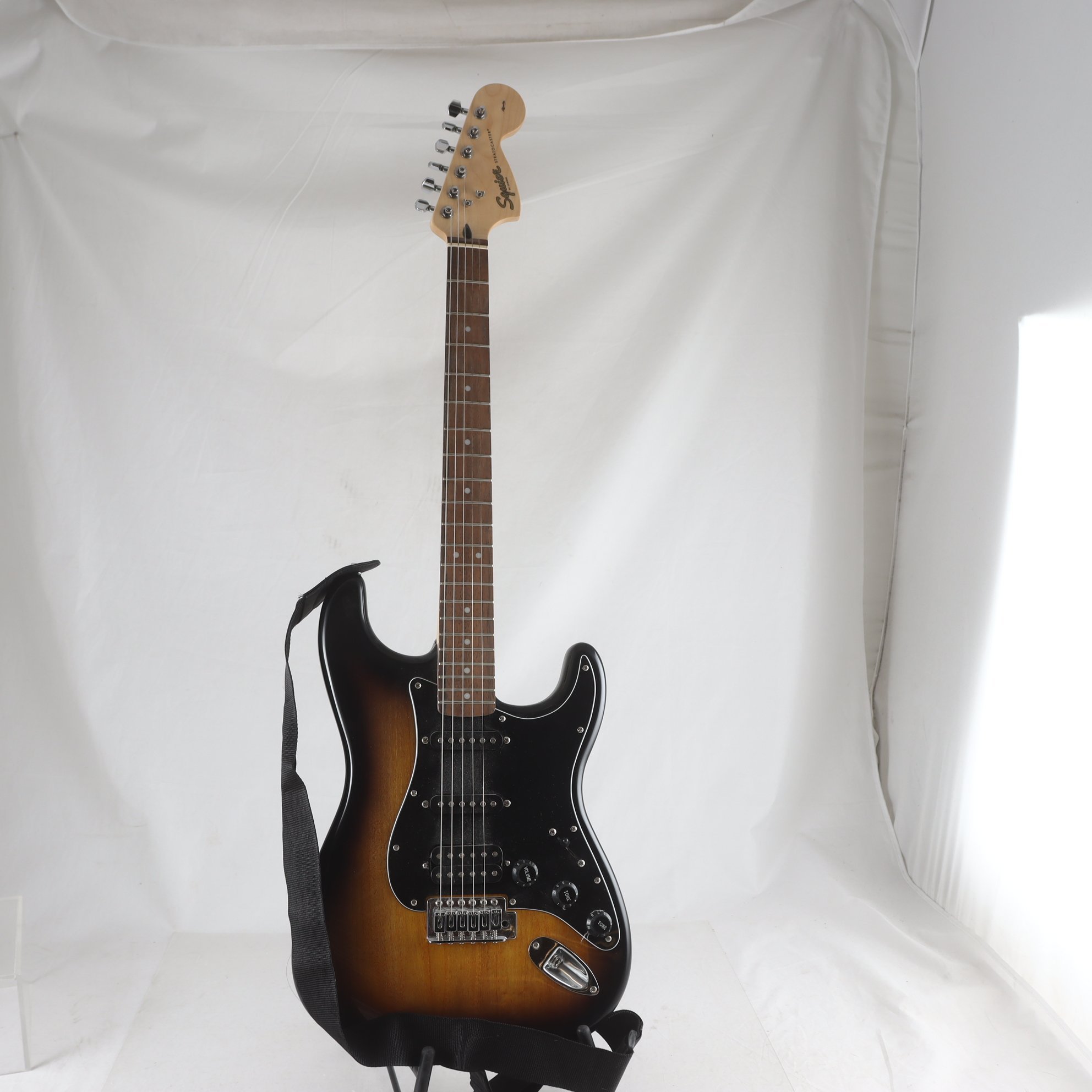 Elgitarr, Fender Stratocaster, Squier. Endast avhämtning.