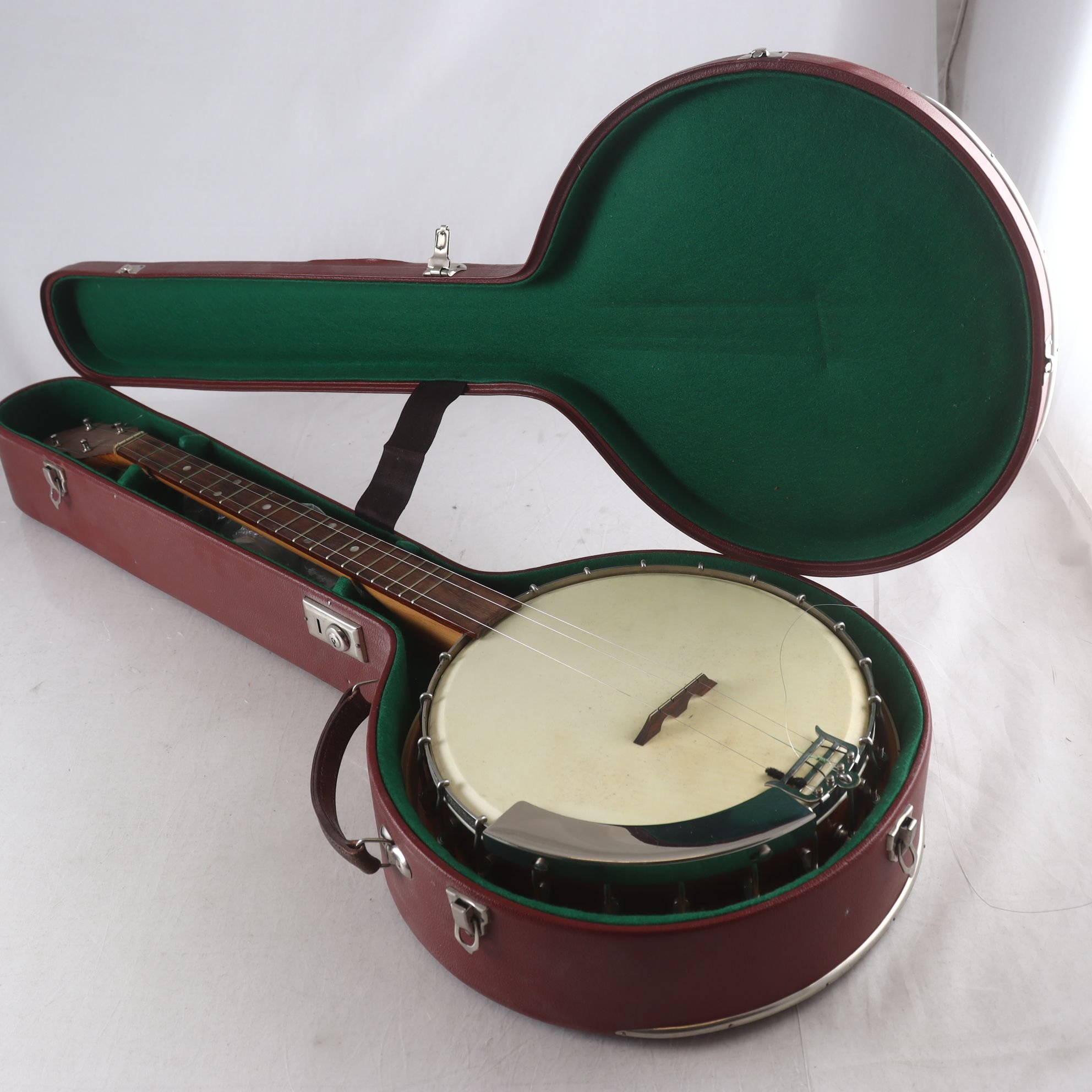 Banjo. Endast avhämtning.