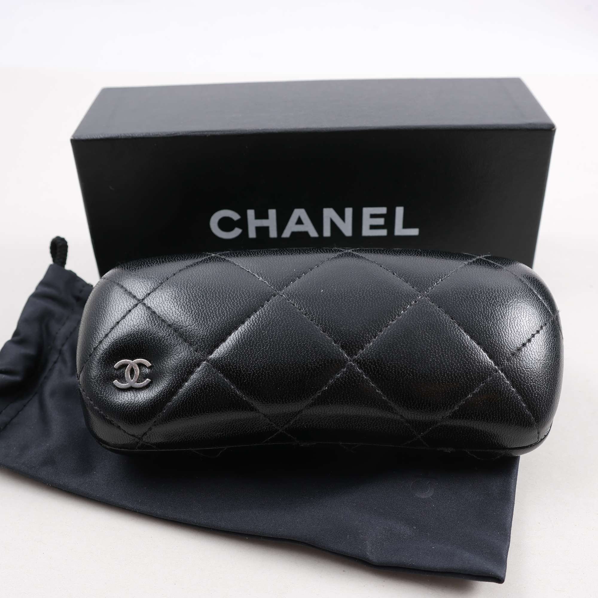 Glasögonfodral, quiltat, Chanel, svart