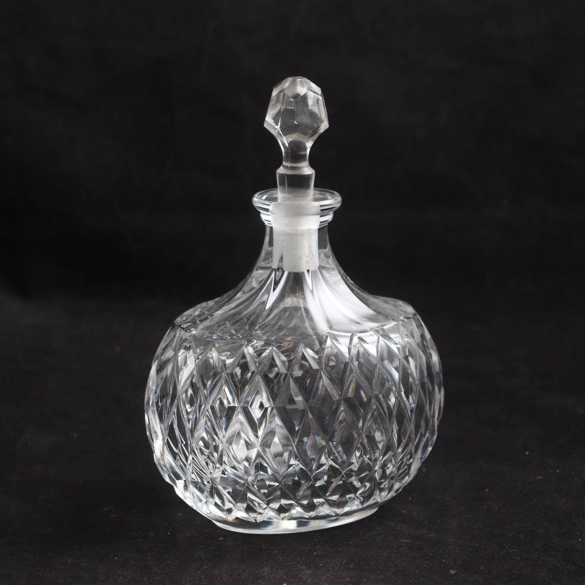 Flakong, ”Capricci”, Nina Ricci, Lalique, Frankrike